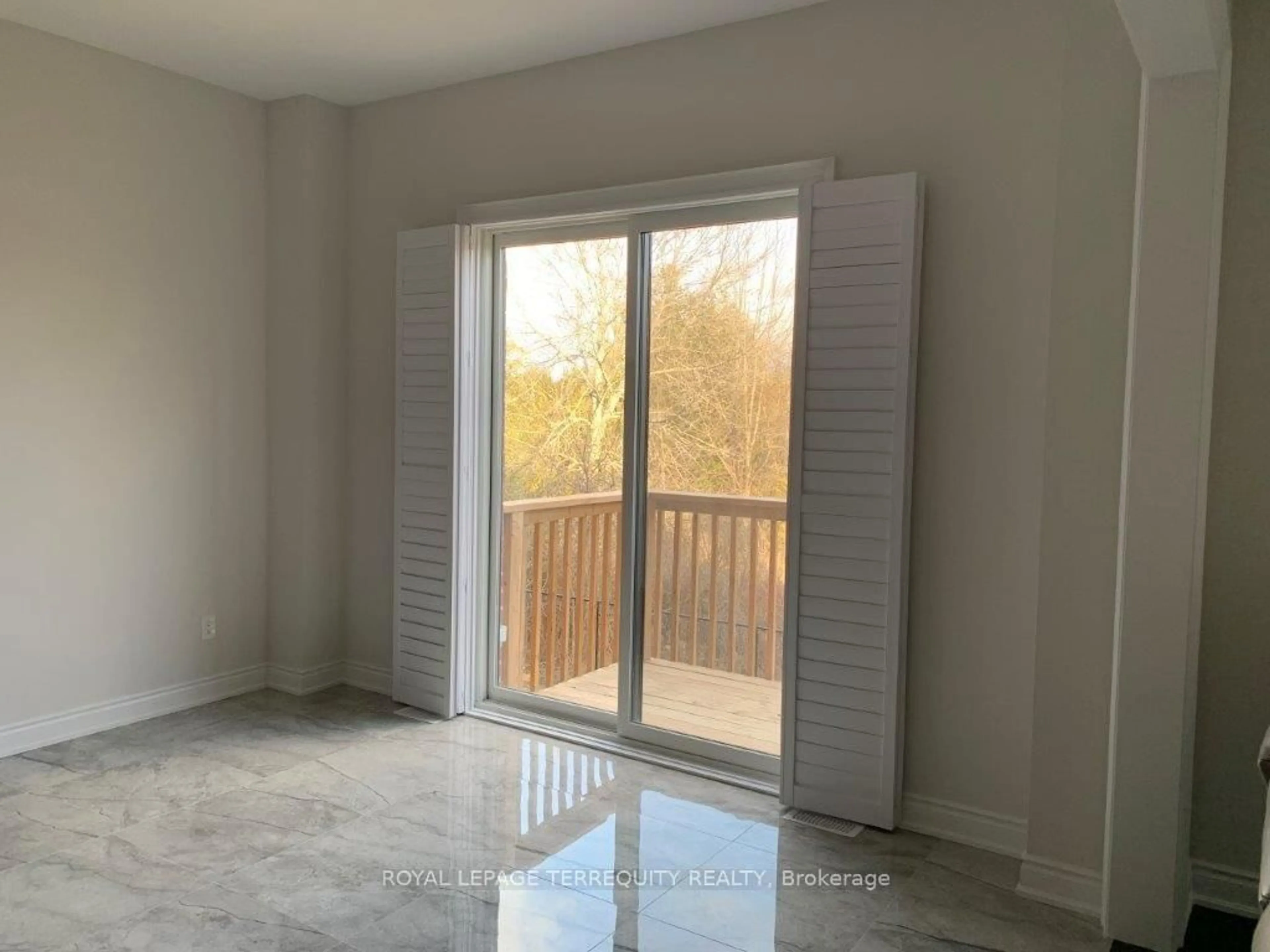 A pic of a room for 87 Big Canoe Dr, Georgina Ontario L0E 1R0