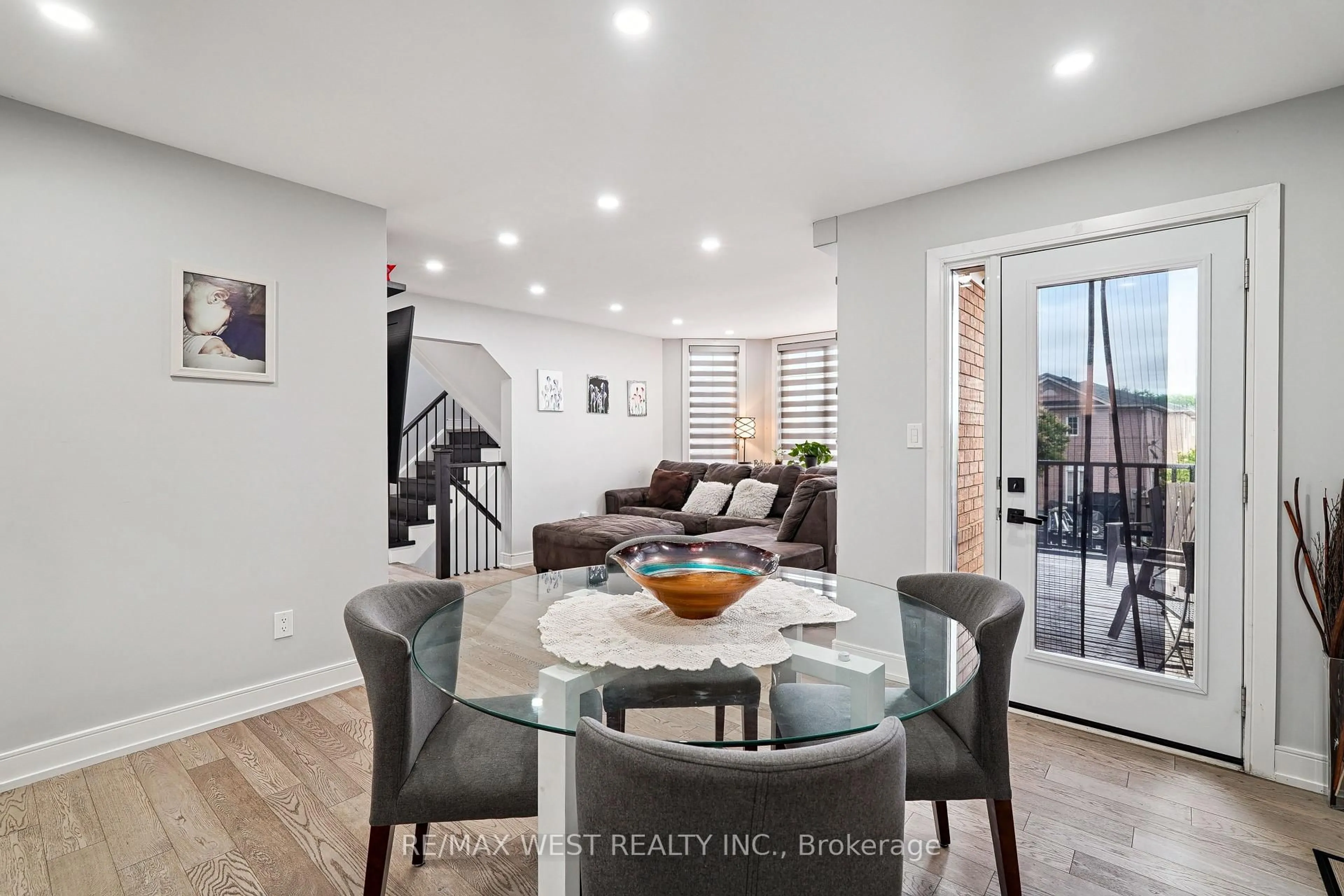 Unknown for 36 Madeira Ave, Vaughan Ontario L6A 2Y3