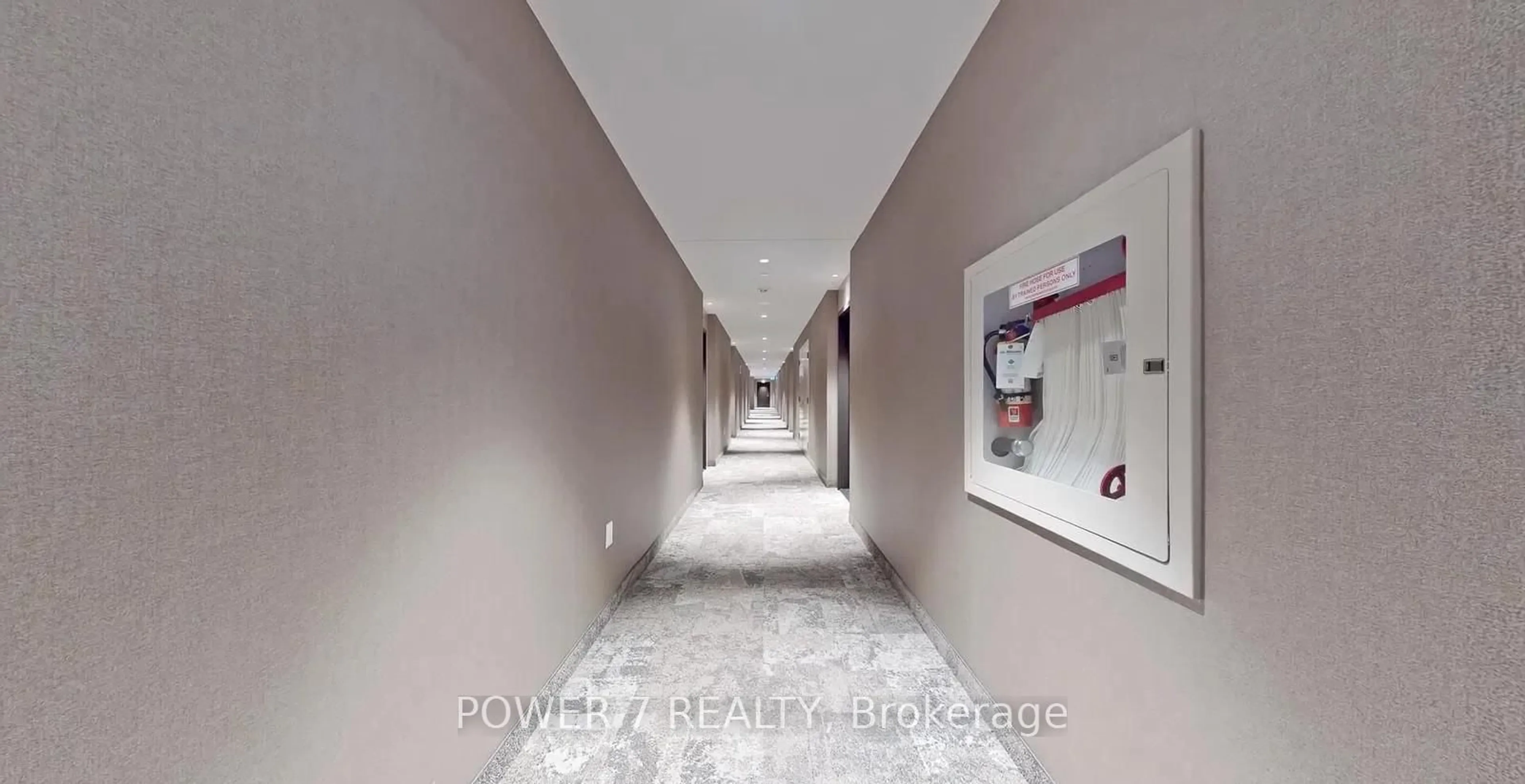 Indoor foyer for 10 Honeycrisp Cres #1801, Vaughan Ontario L4K 0M7