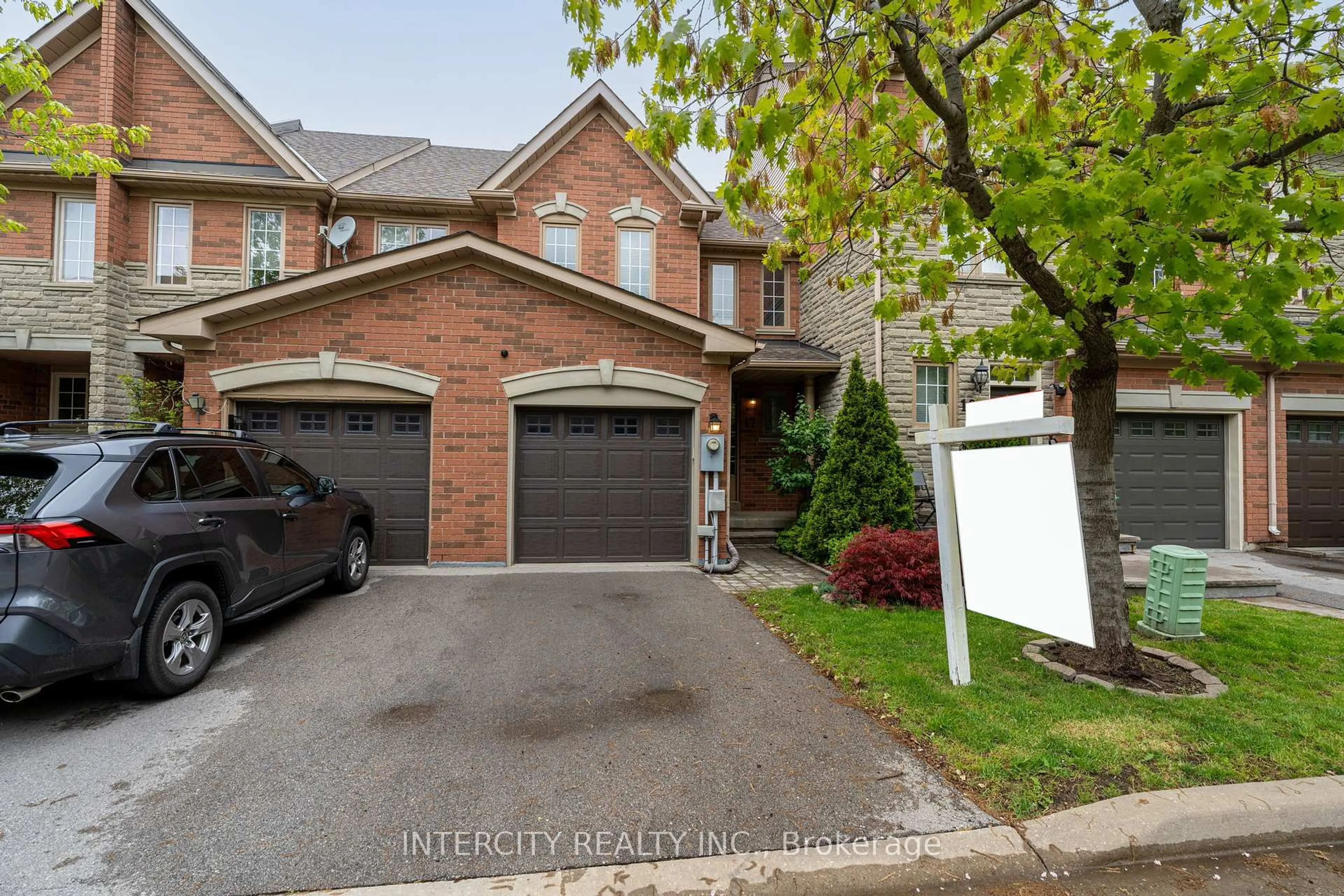 Unknown for 15 Pottery Pl #17, Vaughan Ontario L4L 9J6