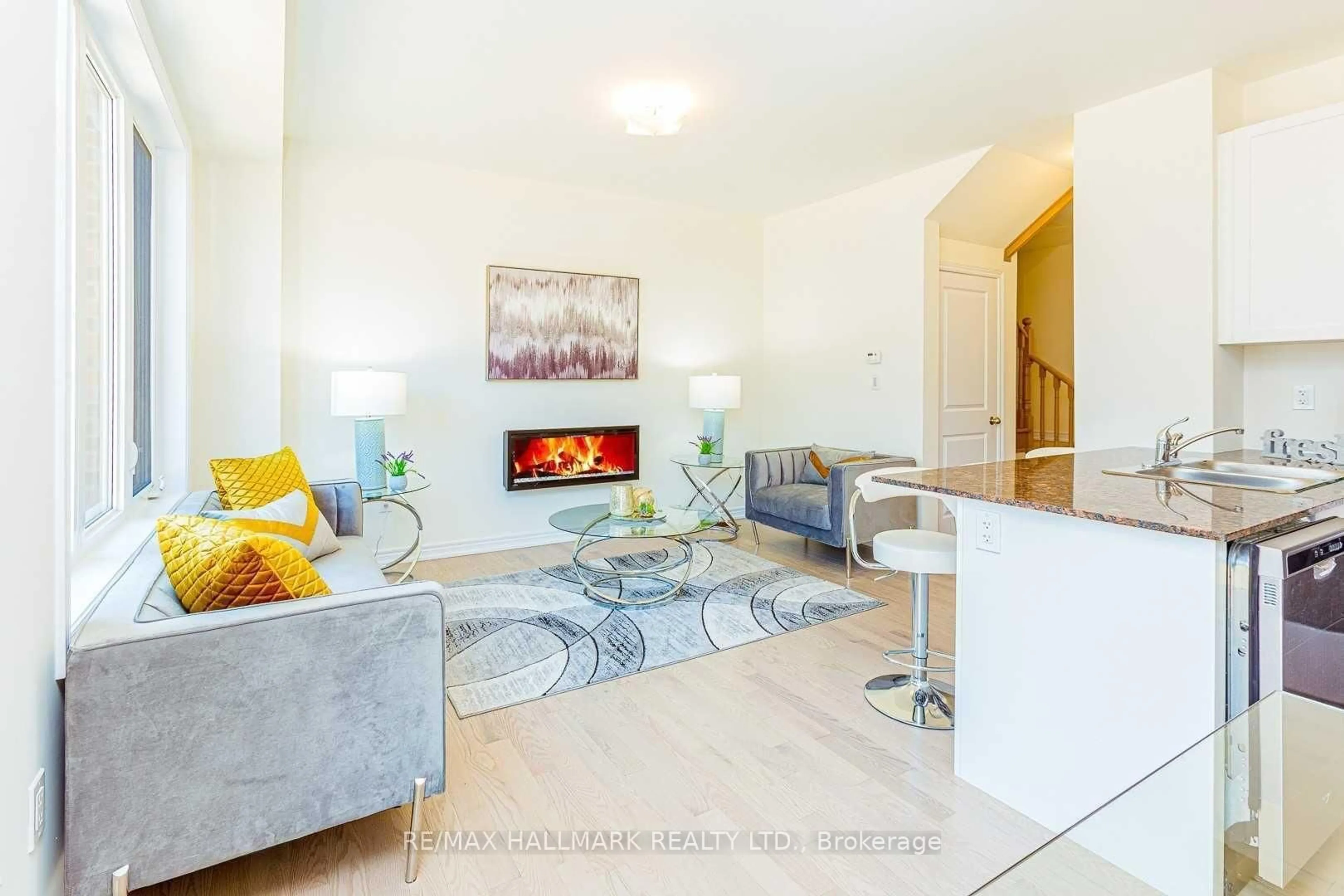 Living room with furniture, unknown for 581 Barons St, Vaughan Ontario L4H 5C3