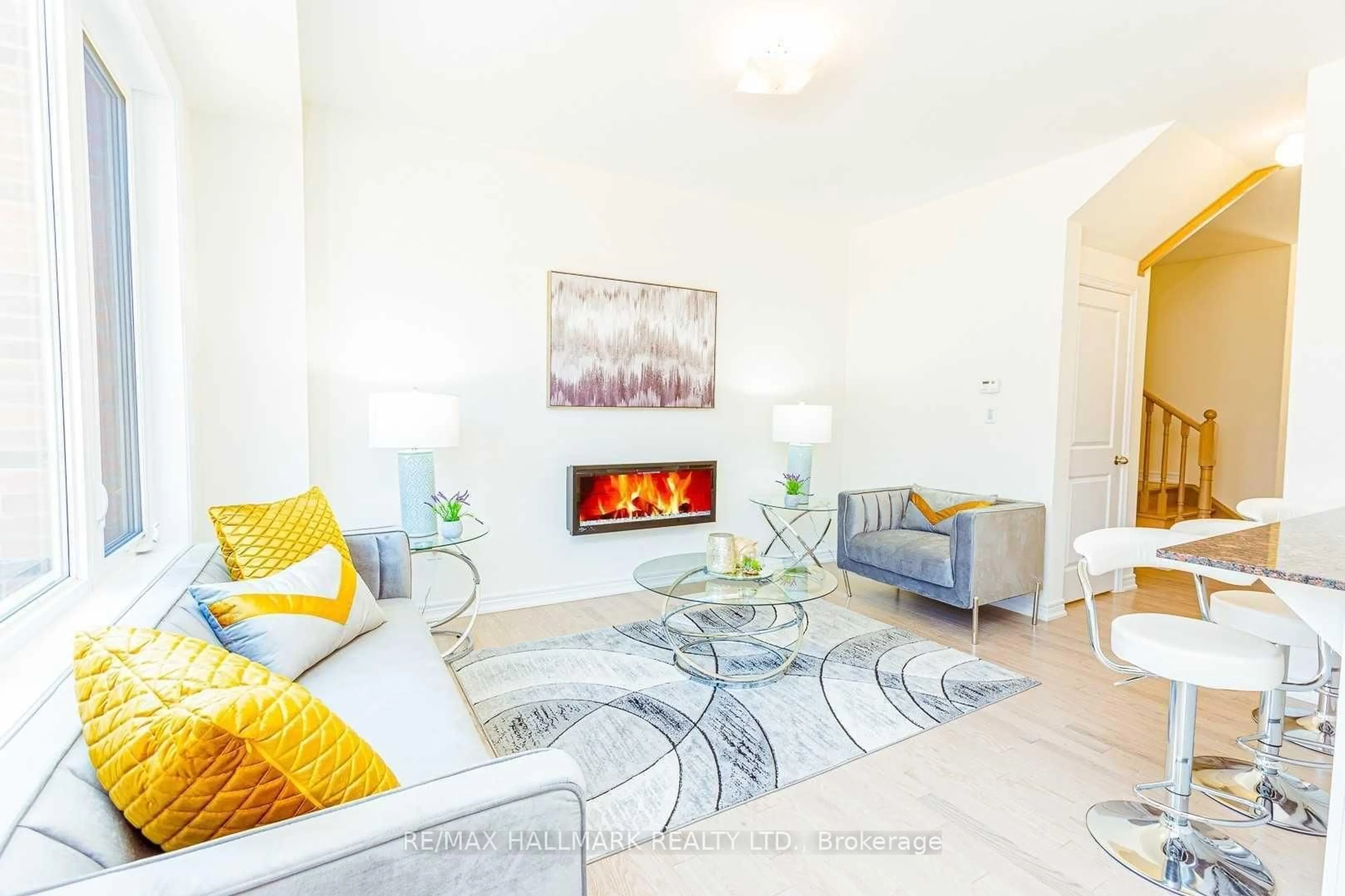 Living room with furniture, unknown for 581 Barons St, Vaughan Ontario L4H 5C3