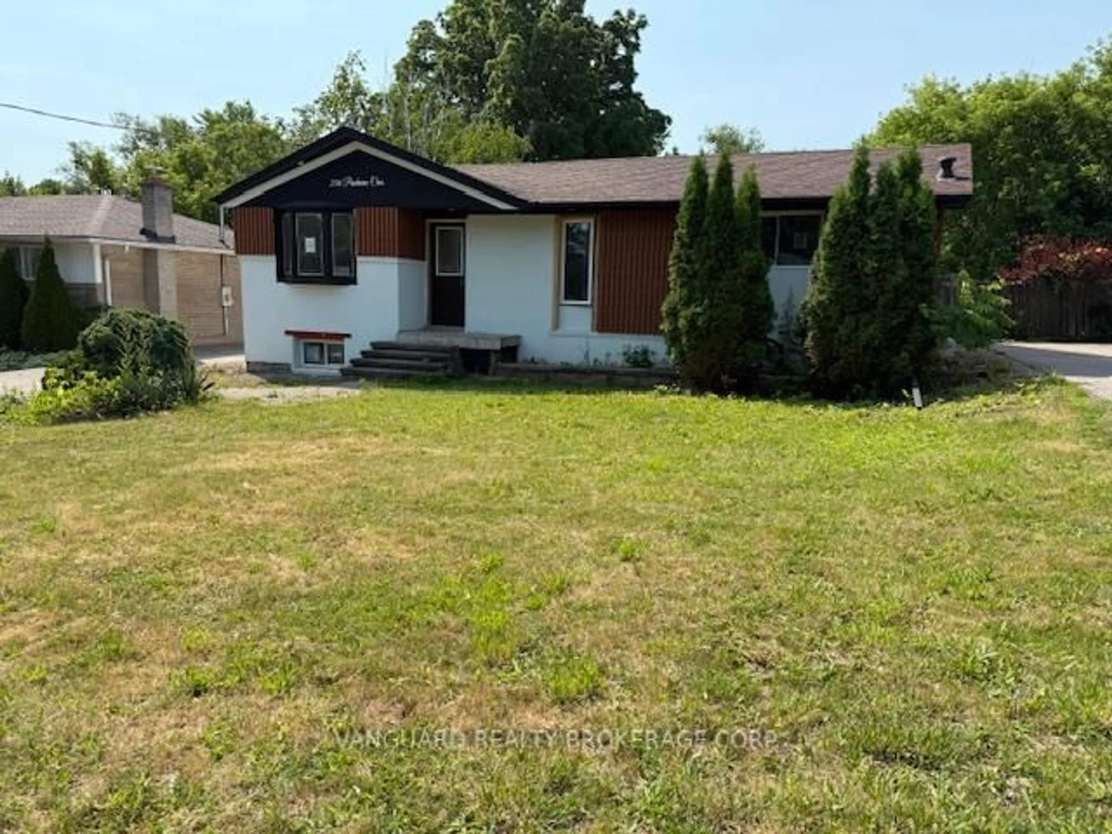 Unknown for 206 Parkview Cres, Newmarket Ontario L3Y 2C8
