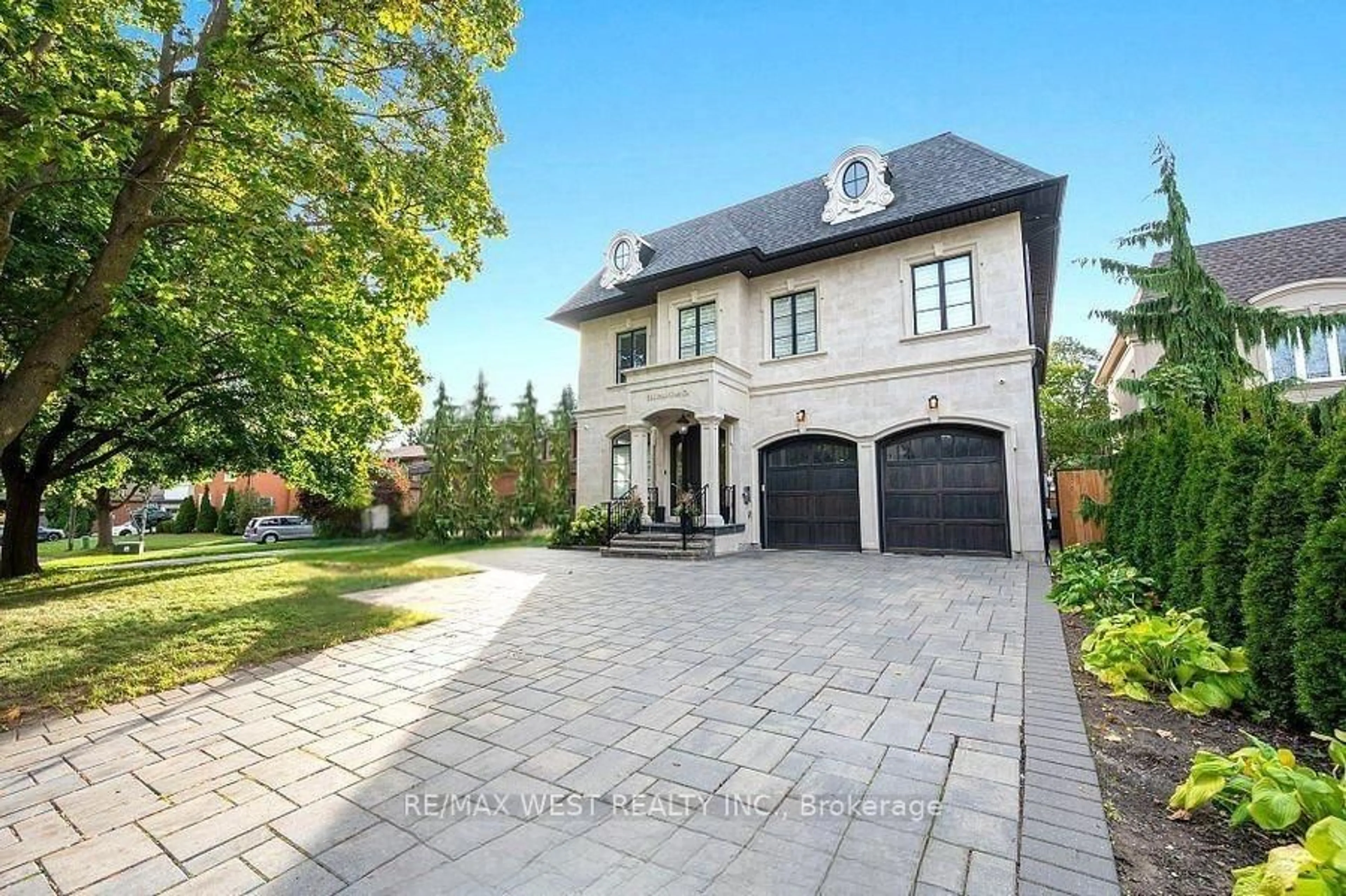 Home with brick exterior material, street for 336 Pine Trees Crt, Richmond Hill Ontario L4C 5N4