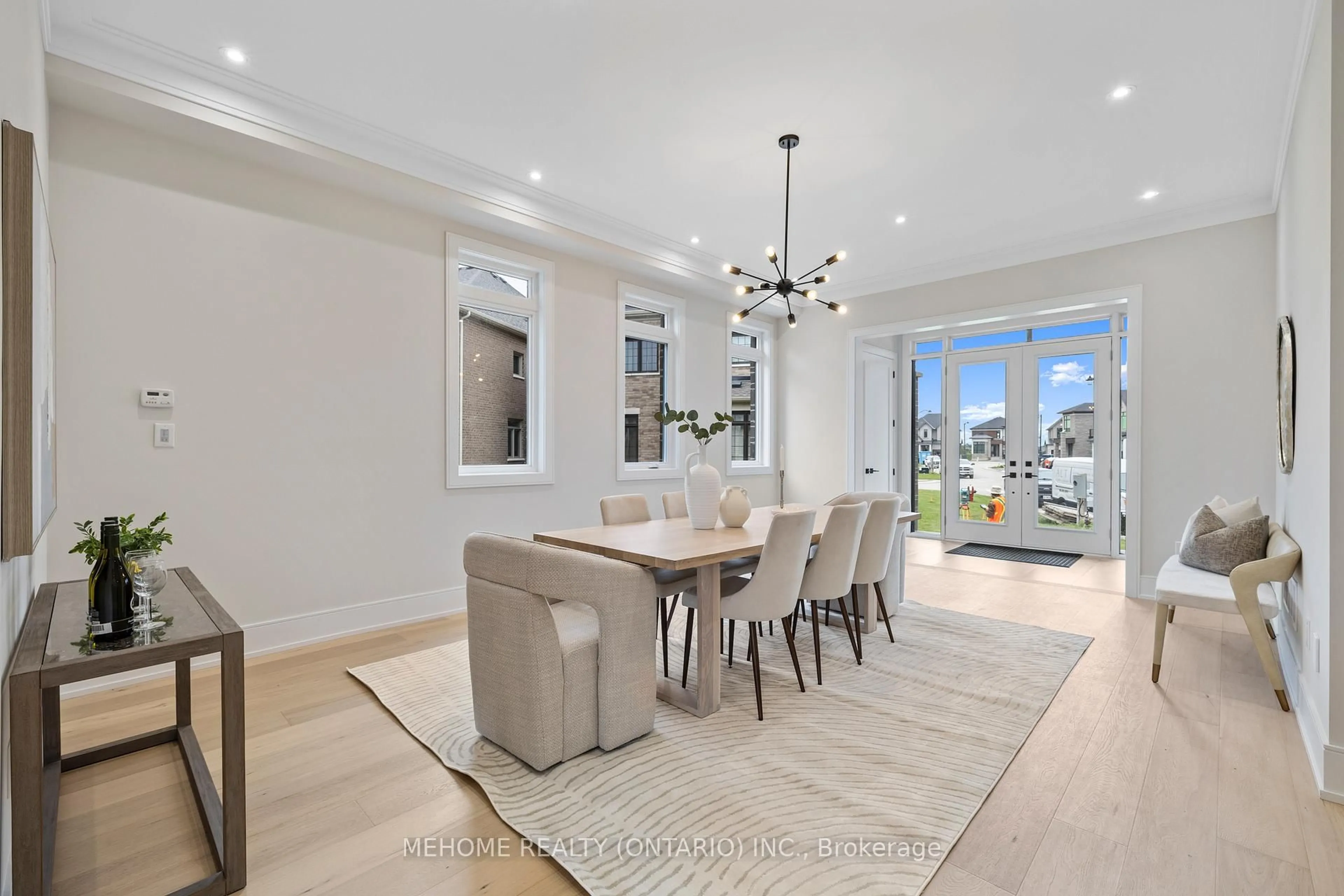 Dining room, unknown for 2 Bunn Crt, Aurora Ontario L4G 0G6
