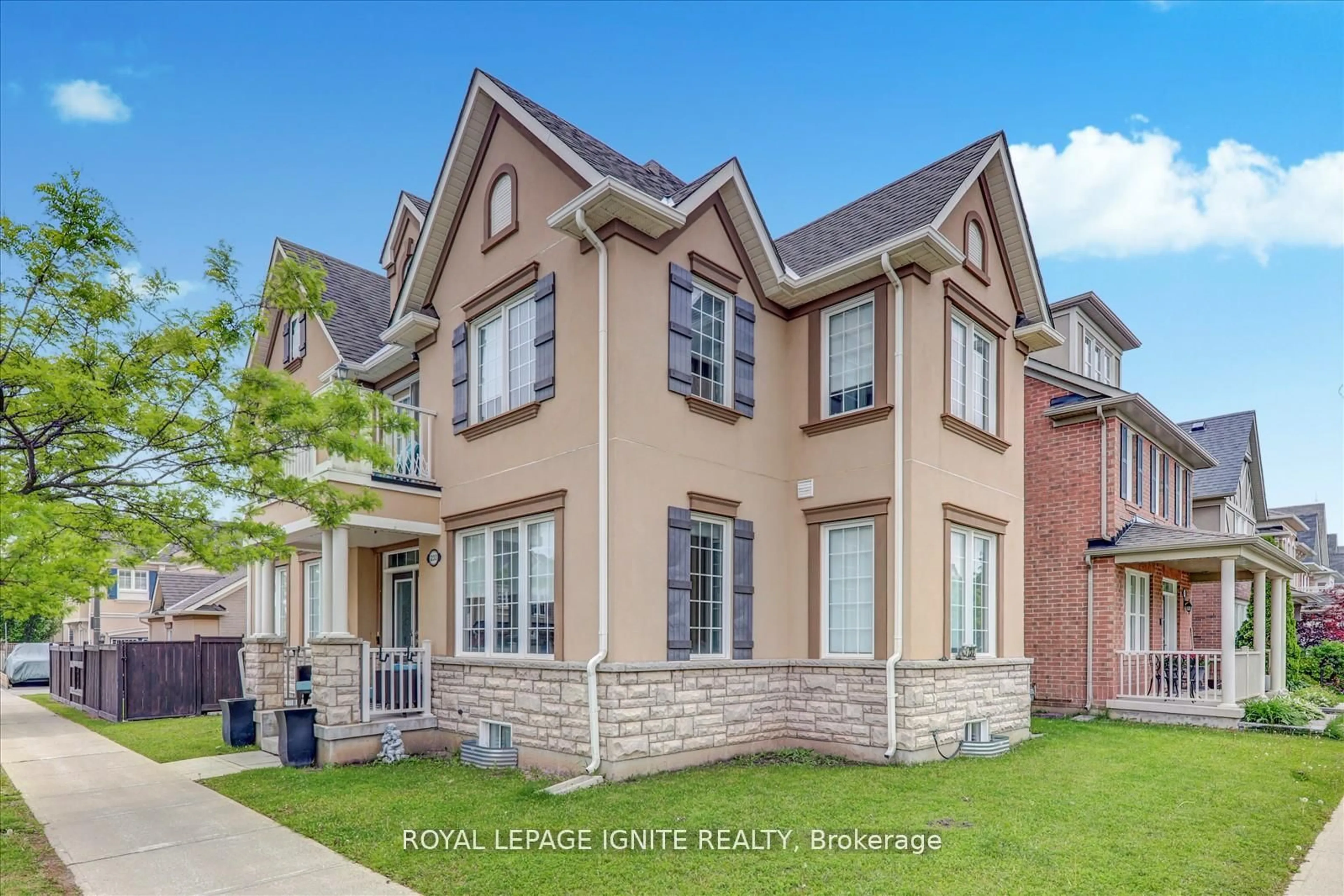 Home with brick exterior material, street for 233 Cornell Park Ave, Markham Ontario L6B 0W8