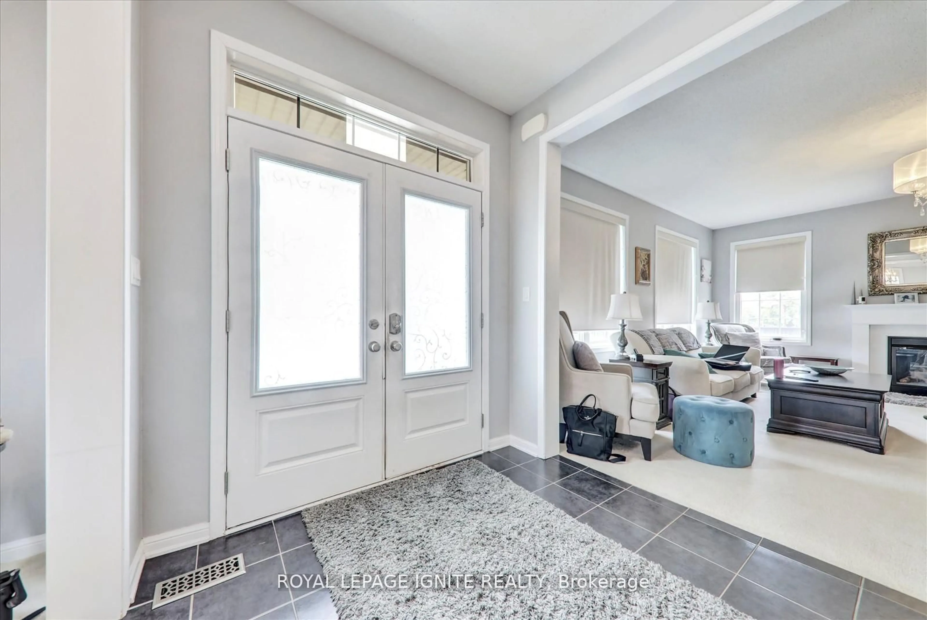 Indoor entryway for 233 Cornell Park Ave, Markham Ontario L6B 0W8