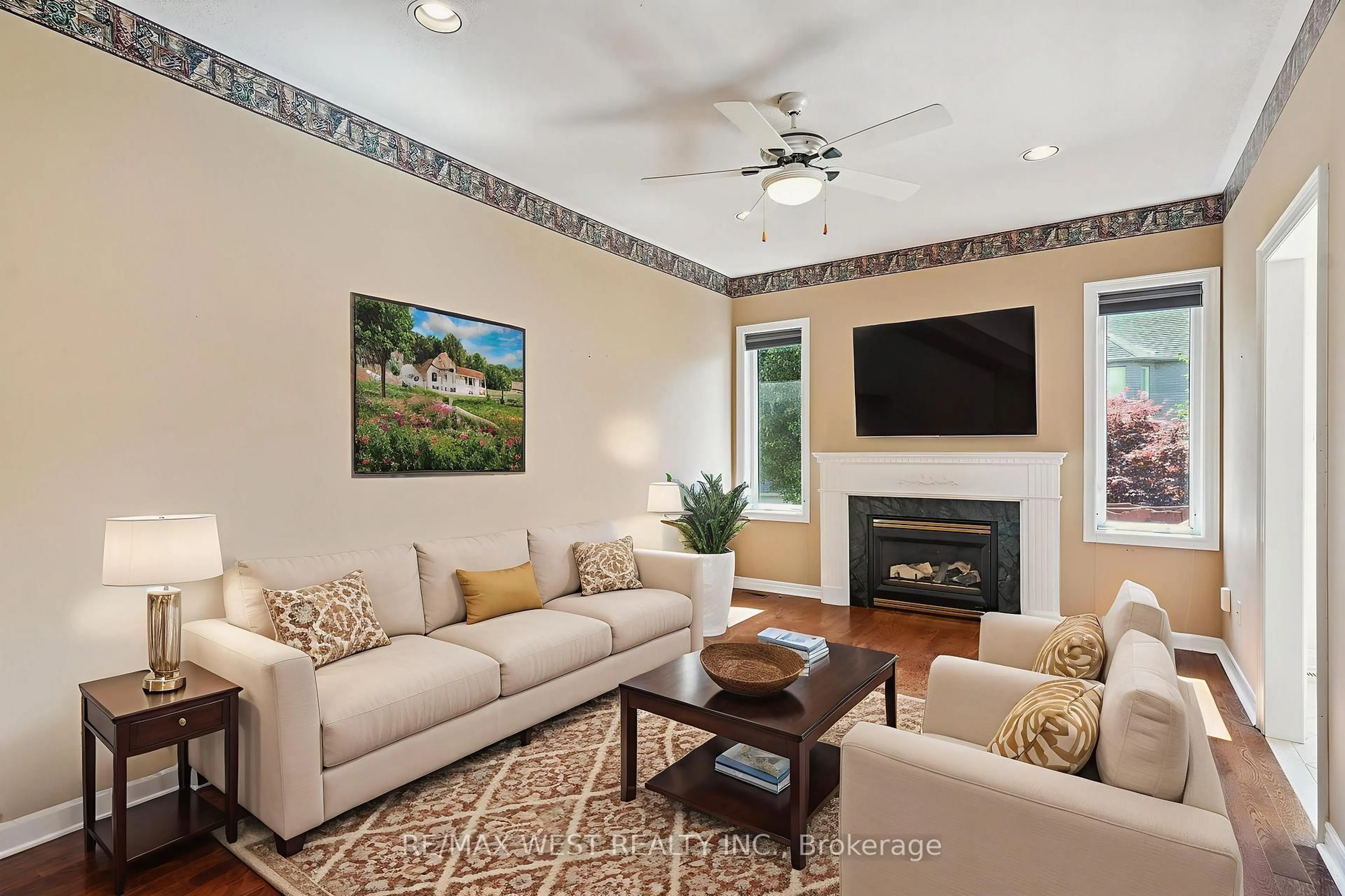 Living room with furniture, unknown for 42 Windrose Crt, Vaughan Ontario L4L 9G9