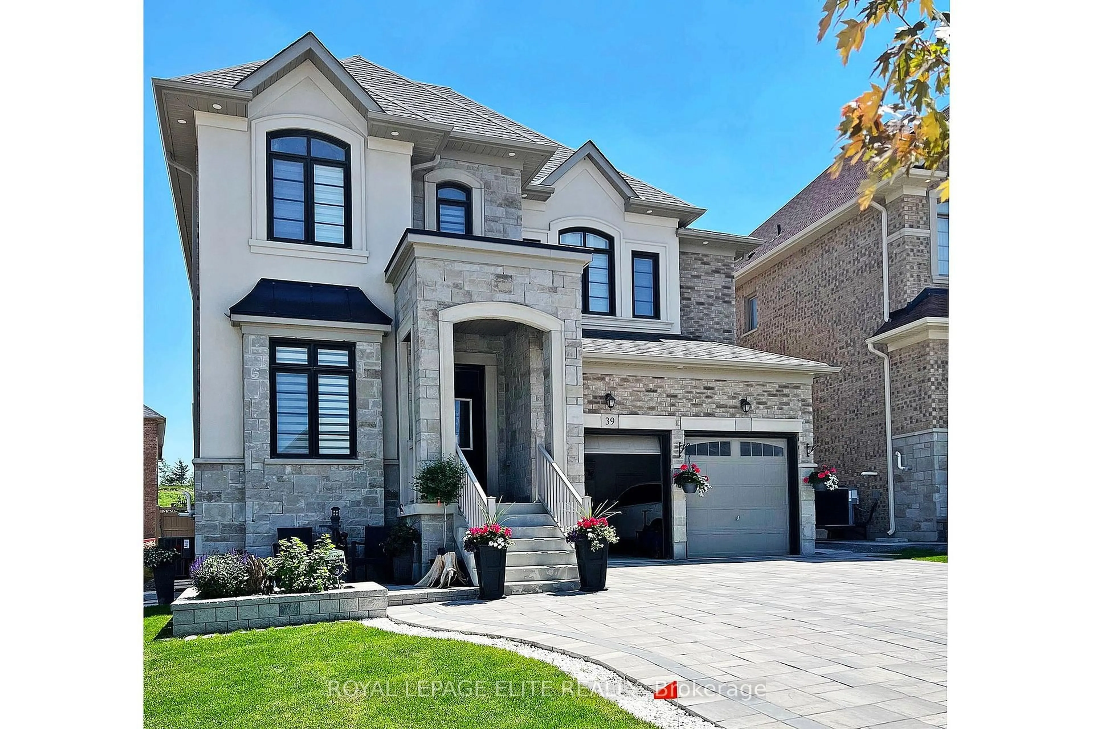 Home with brick exterior material, street for 39 HOLLAND VISTA St, East Gwillimbury Ontario L9N 0T2