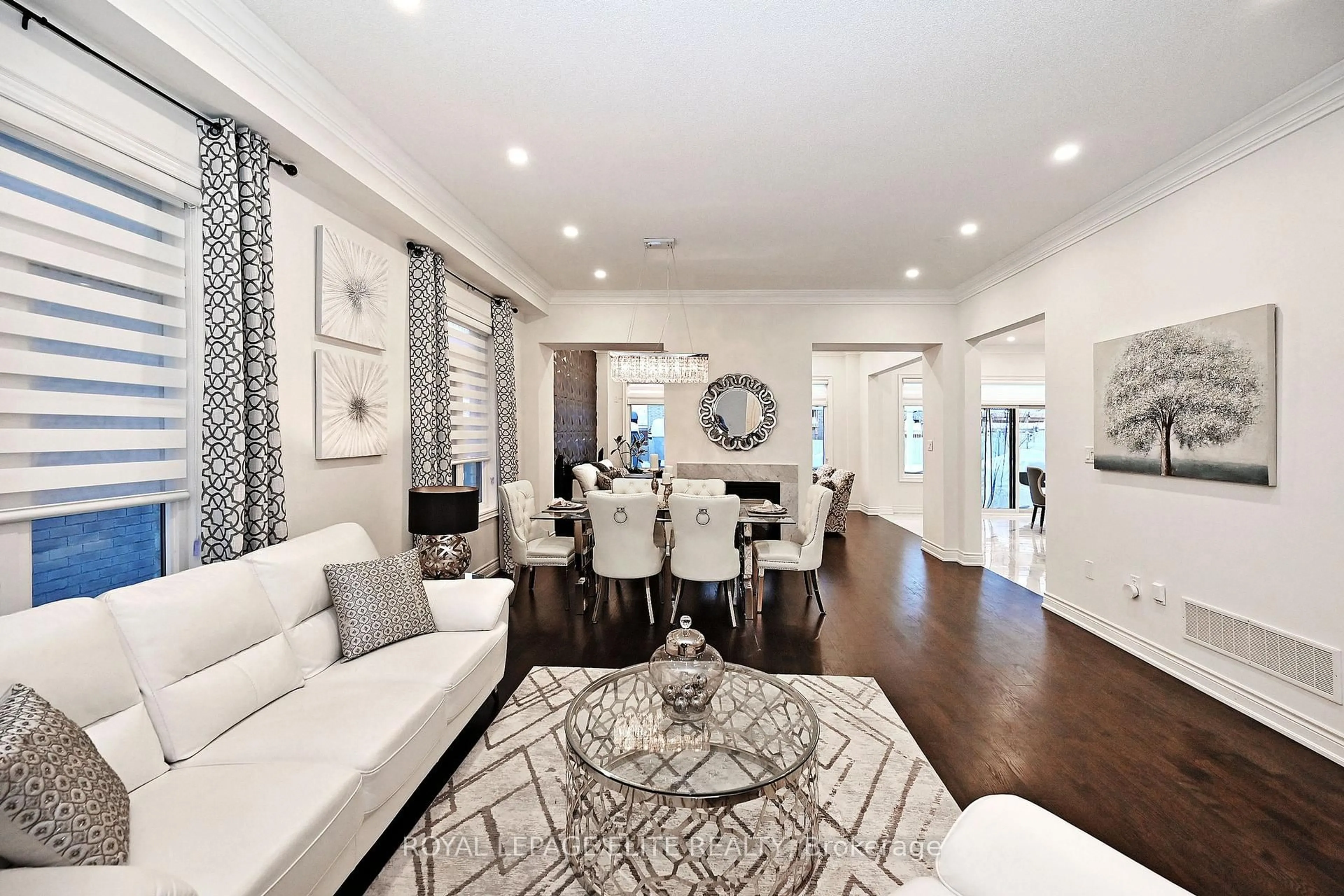 Living room with furniture, unknown for 39 HOLLAND VISTA St, East Gwillimbury Ontario L9N 0T2