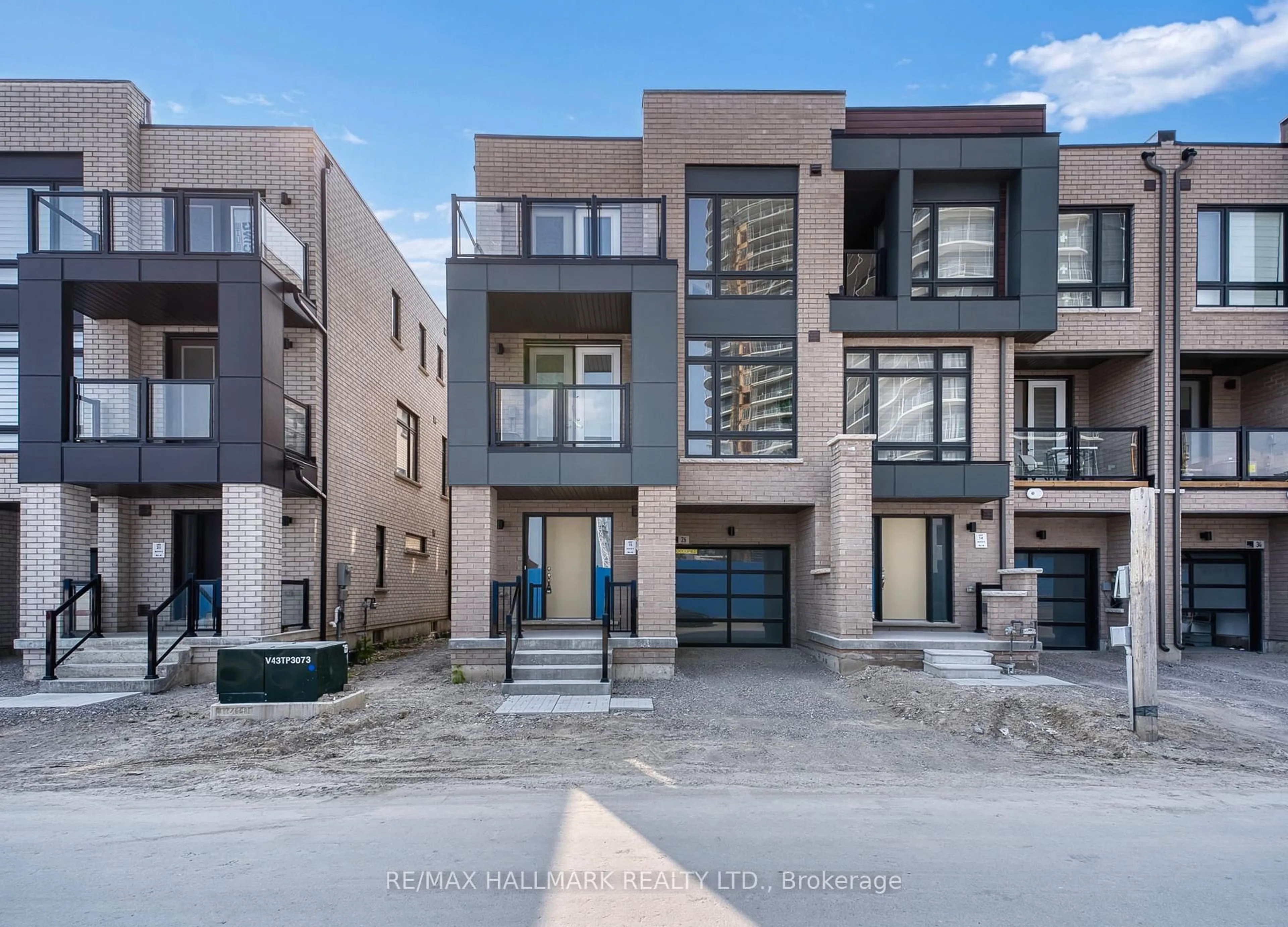 A pic from outside/outdoor area/front of a property/back of a property/a pic from drone, street for 26 Dandara Gate, Vaughan Ontario L4L 1V8