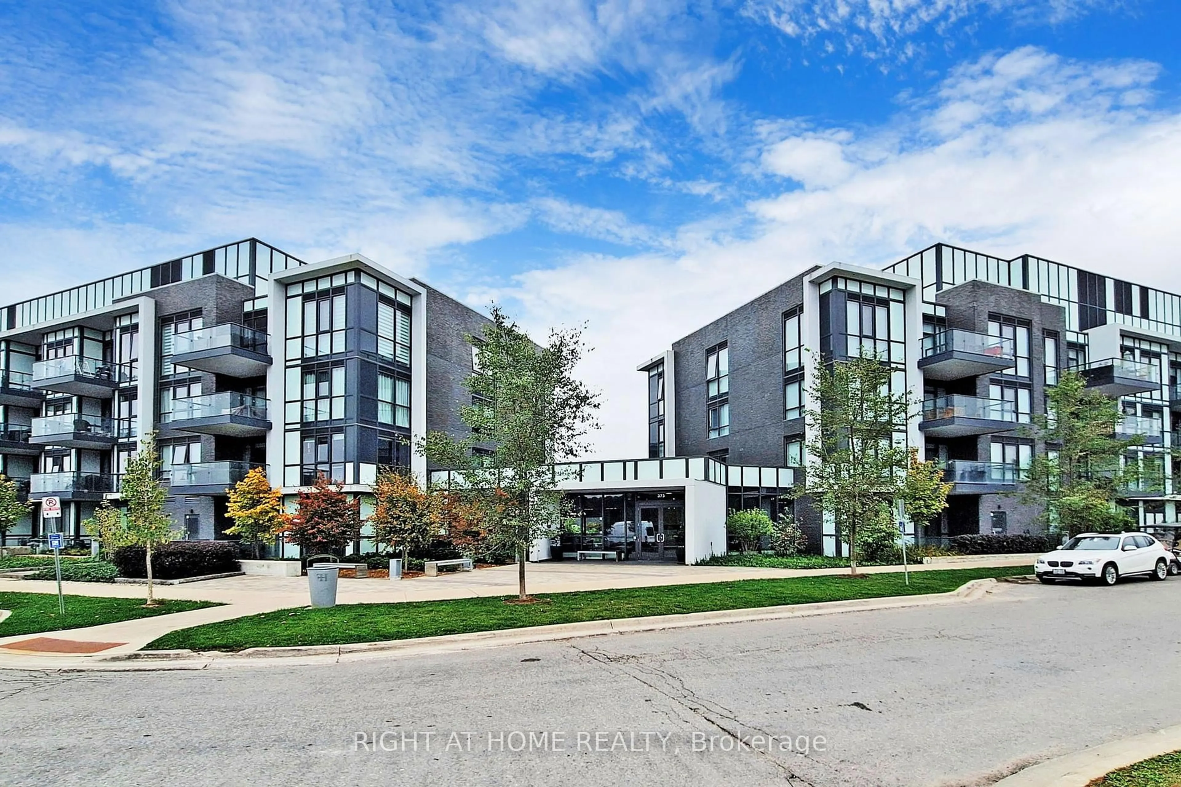 A pic from outside/outdoor area/front of a property/back of a property/a pic from drone, unknown for 375 Sea Ray Ave #123, Innisfil Ontario L9S 0N9