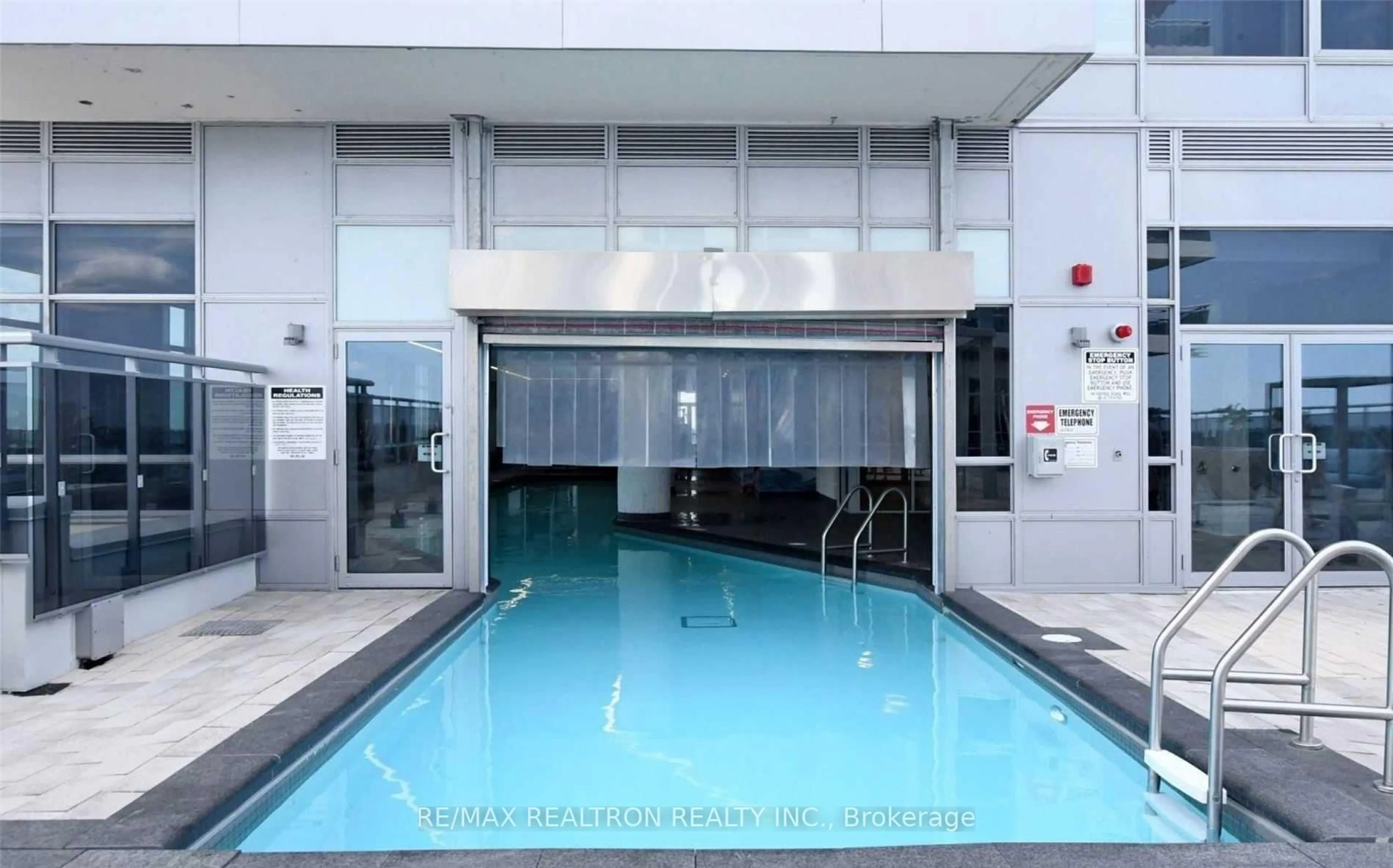 Pool for 9201 yonge St #2105, Richmond Hill Ontario L4C 1H9