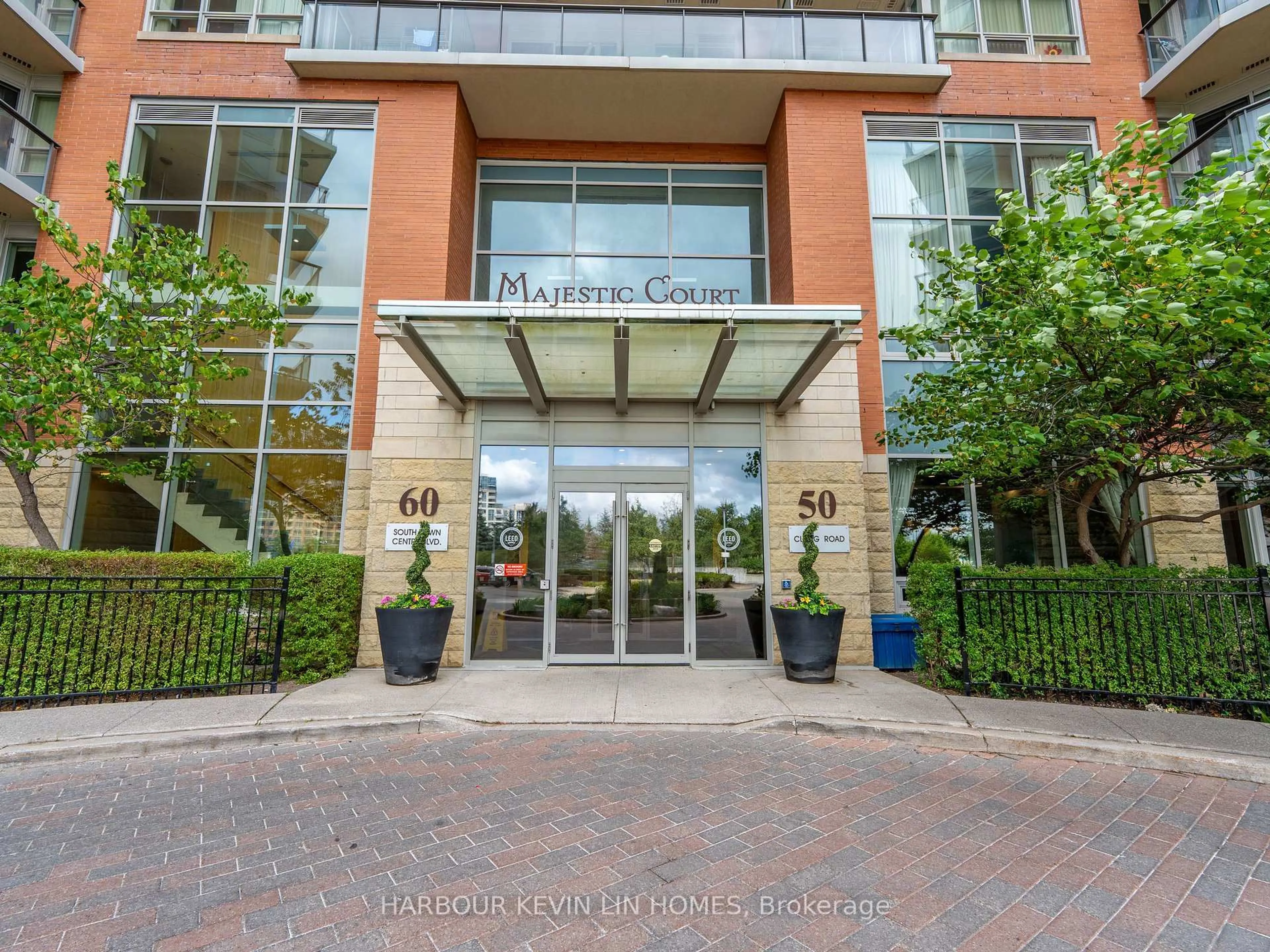 Indoor foyer for 60 South Town Centre Blvd #917, Markham Ontario L6G 0C5