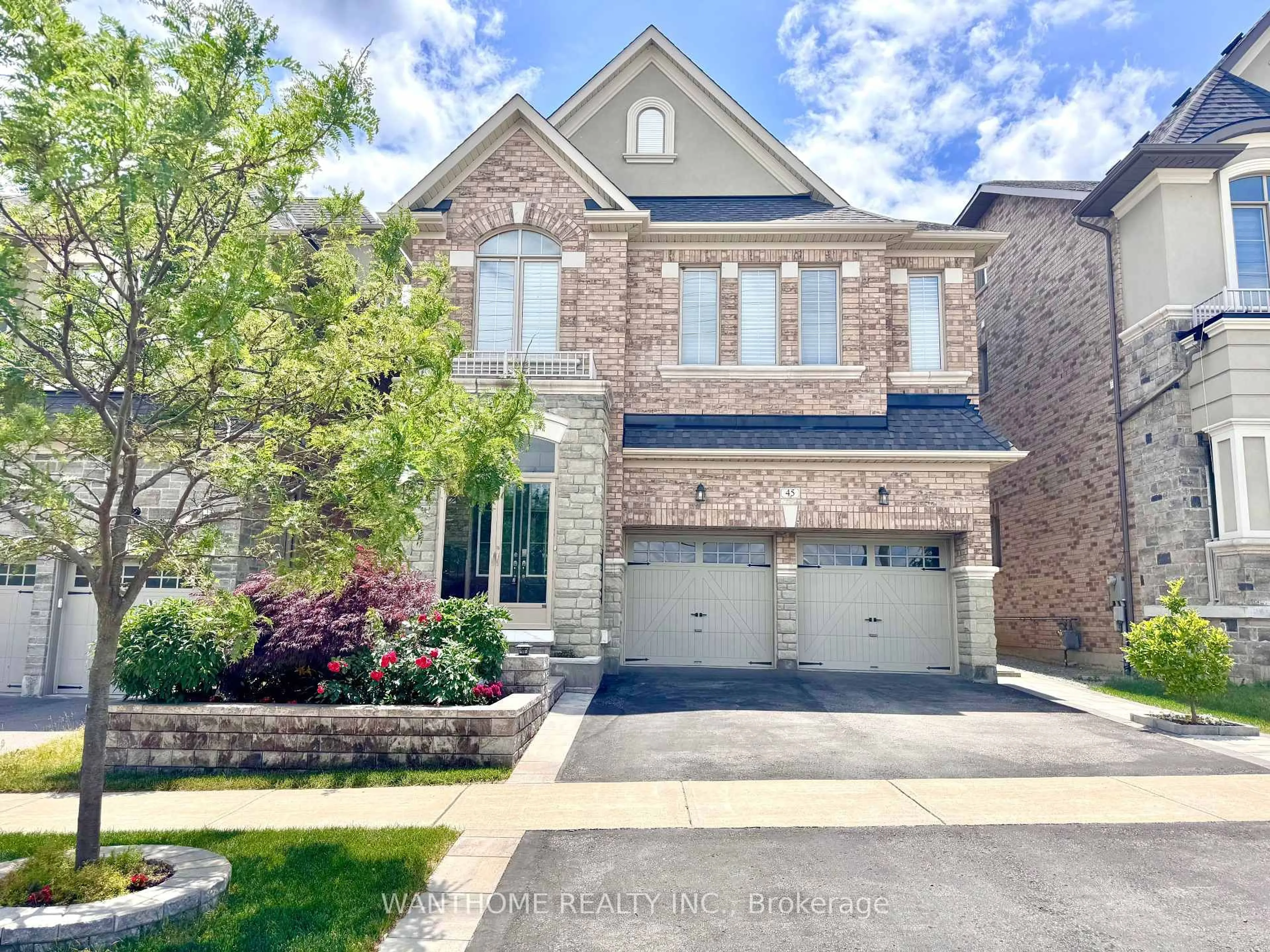 Home with brick exterior material, street for 45 Giardina Cres, Richmond Hill Ontario L4B 0G1