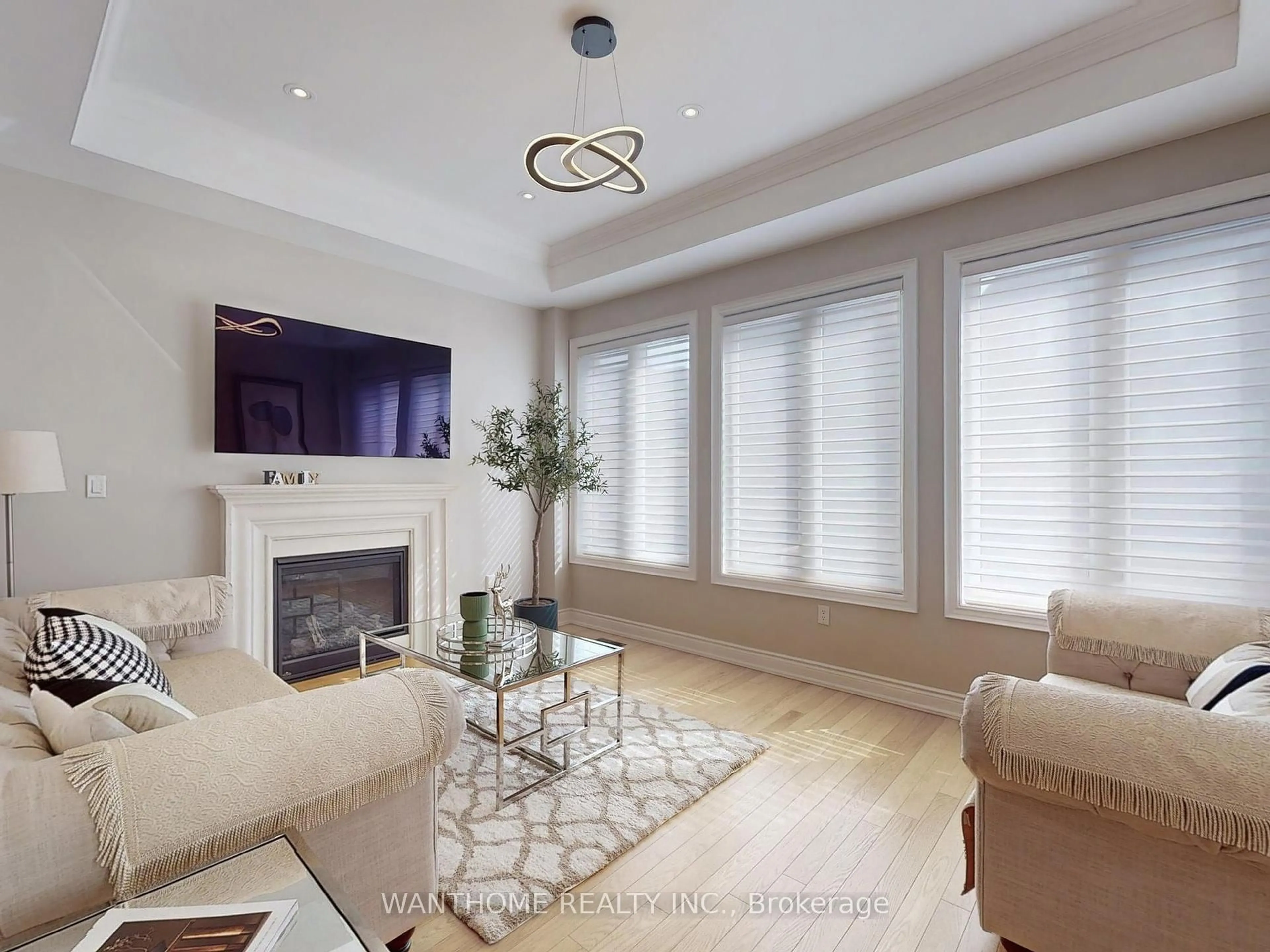 Living room with furniture, unknown for 45 Giardina Cres, Richmond Hill Ontario L4B 0G1
