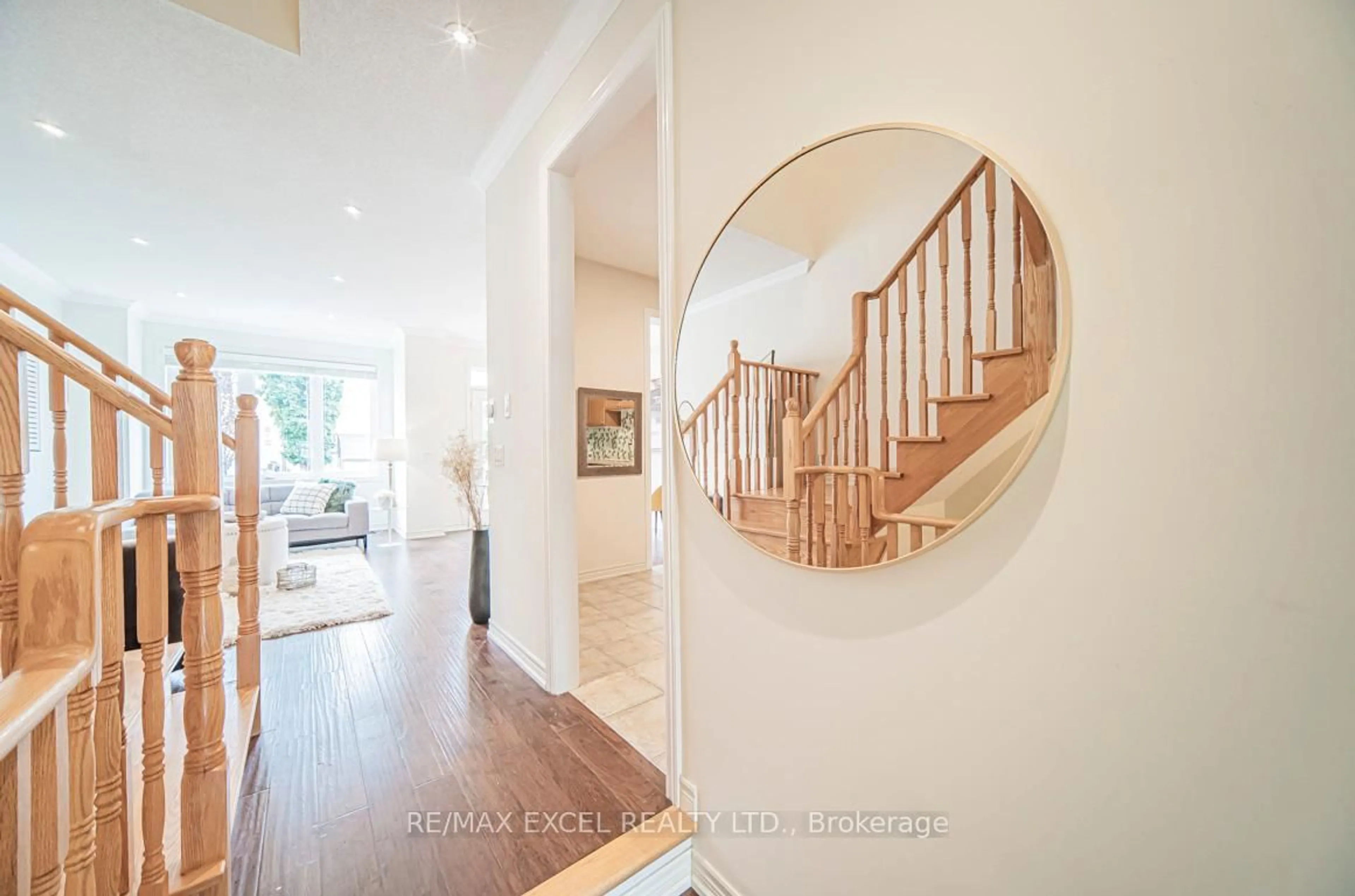 Unknown for 104 Harvest Hills Blvd, East Gwillimbury Ontario L9N 0B3