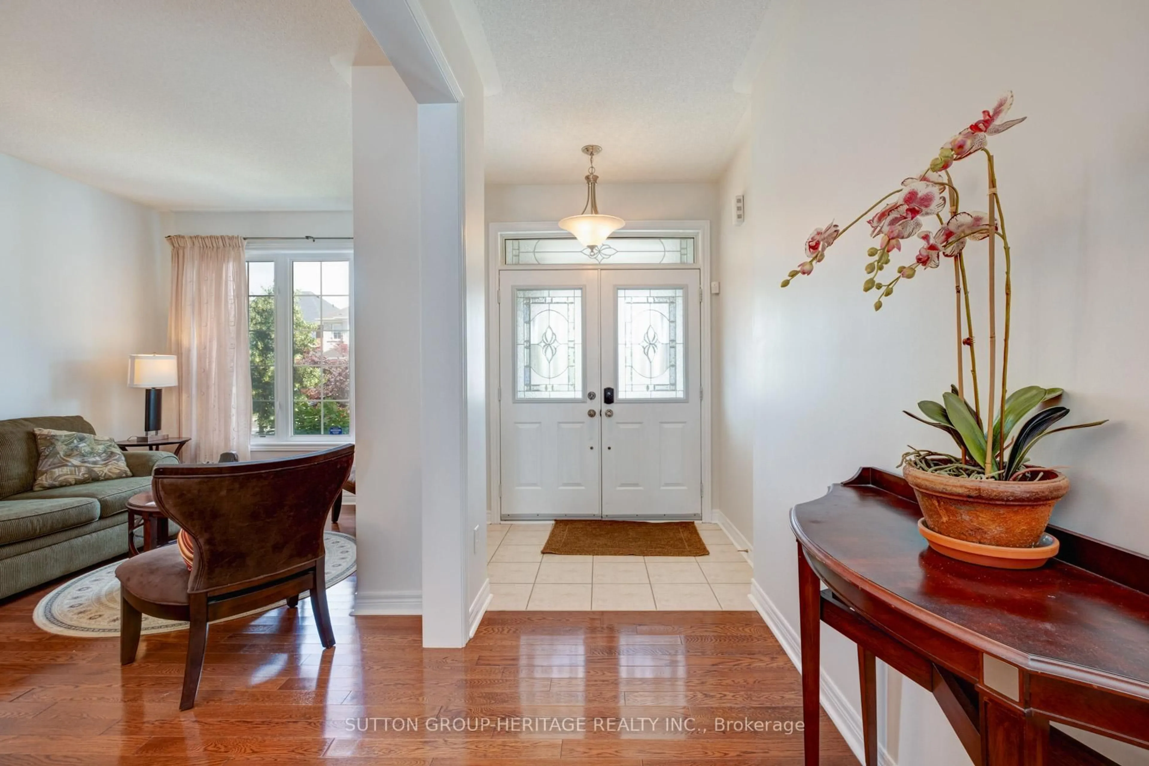 Indoor entryway for 123 Oakborough Dr, Markham Ontario L6B 0G3