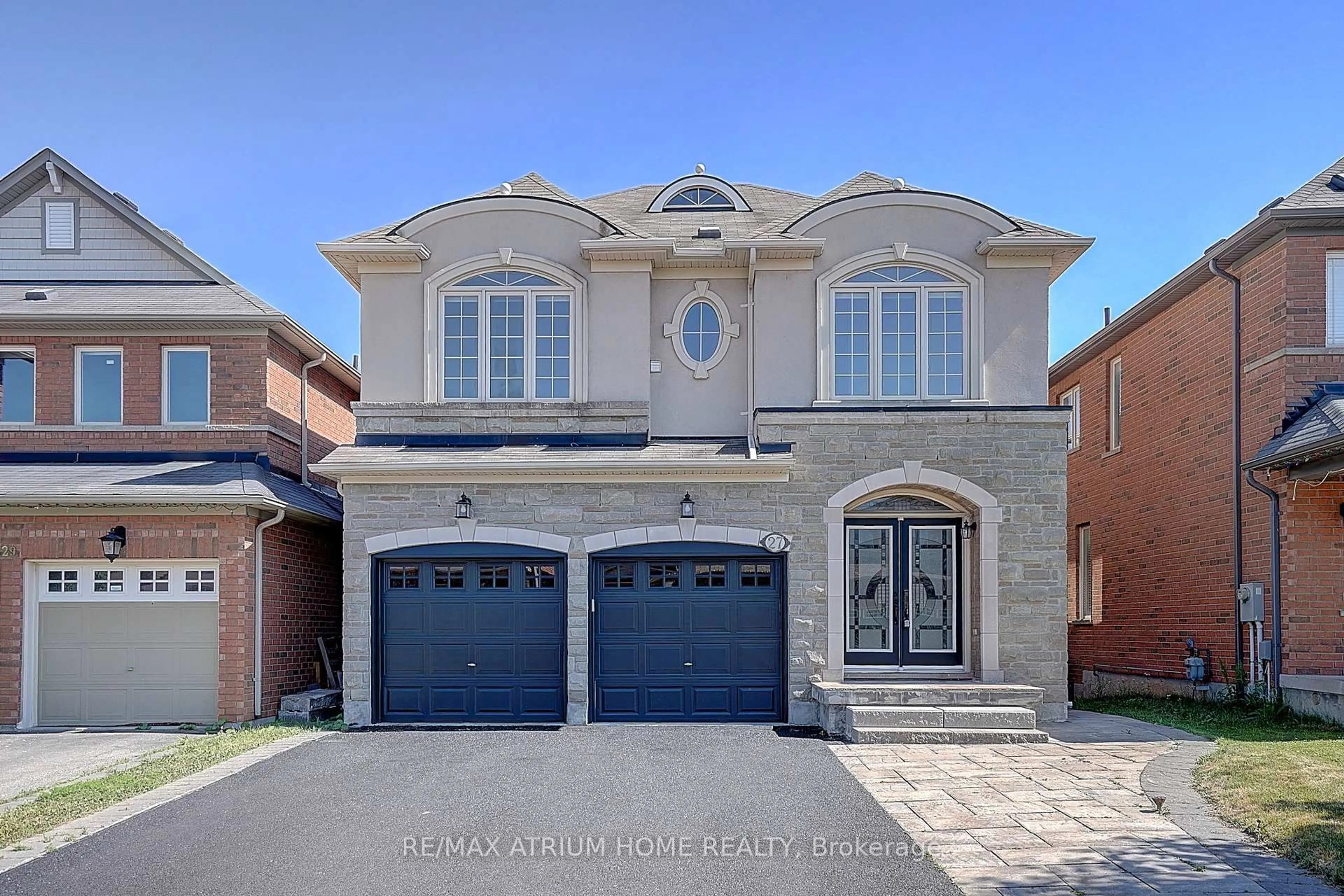 Home with brick exterior material, street for 27 Mansard Dr, Richmond Hill Ontario L4E 0L7