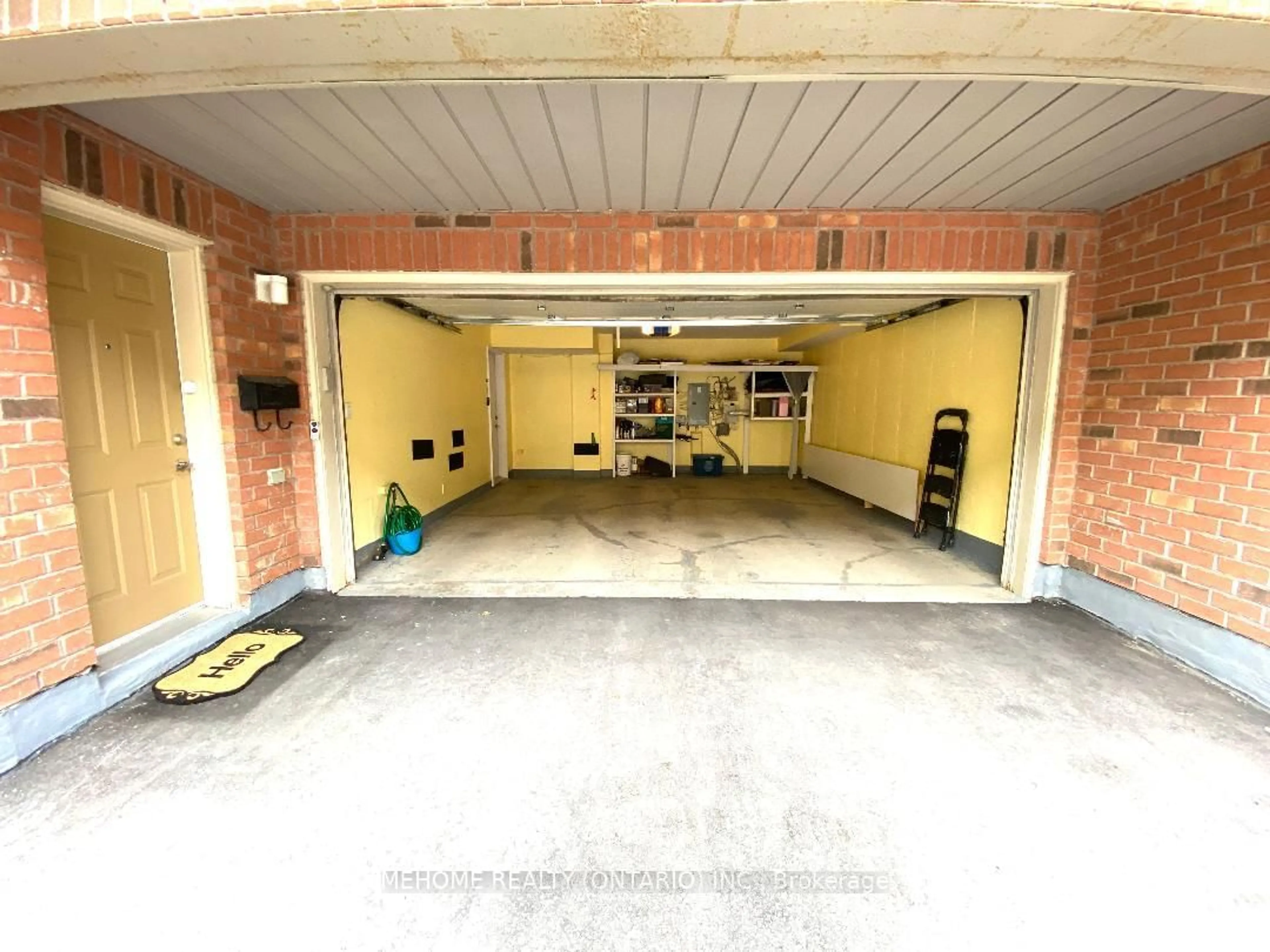 Indoor garage for 190 Legends Way, Markham Ontario L3R 6A9