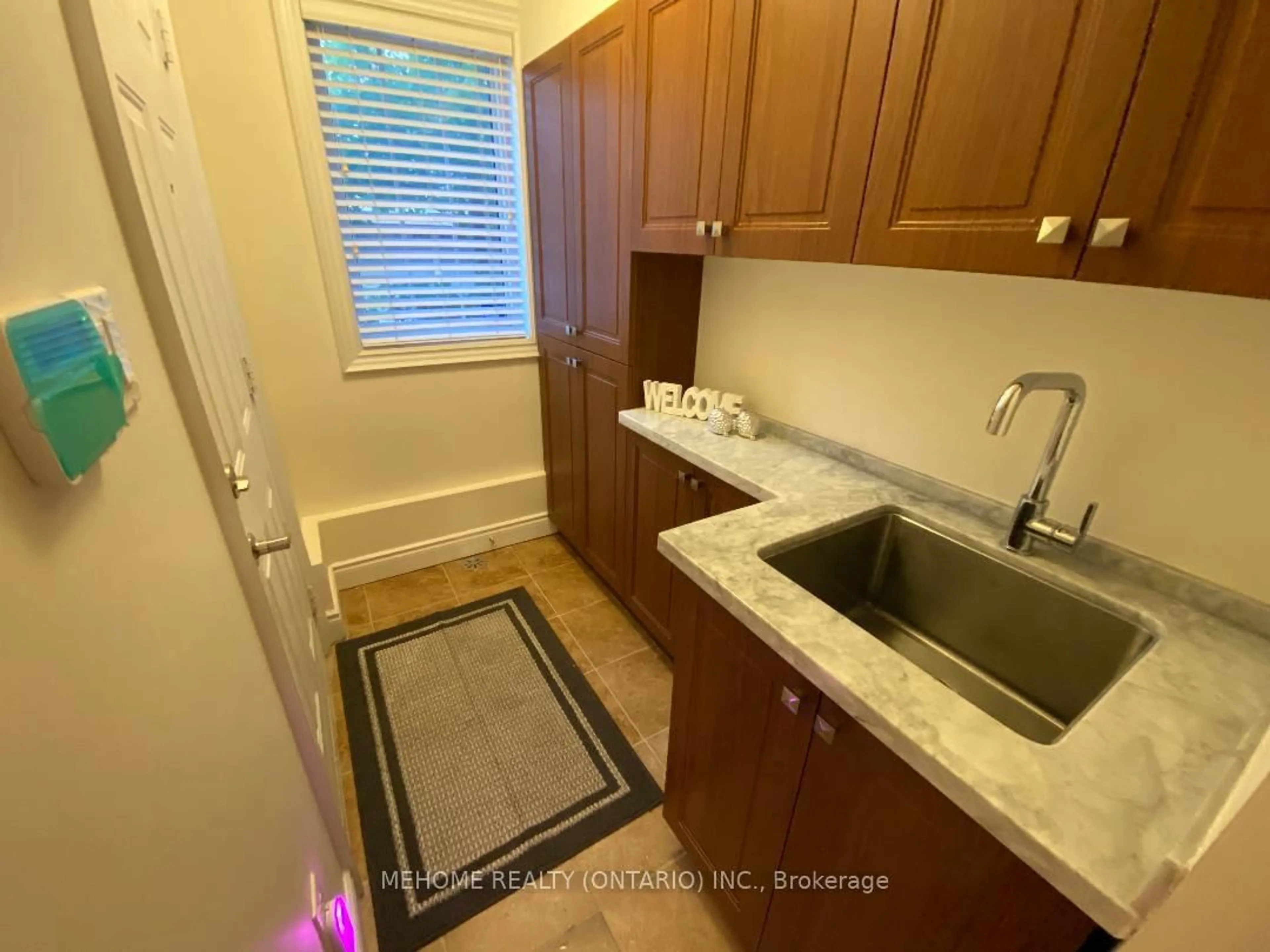 Unknown for 190 Legends Way, Markham Ontario L3R 6A9