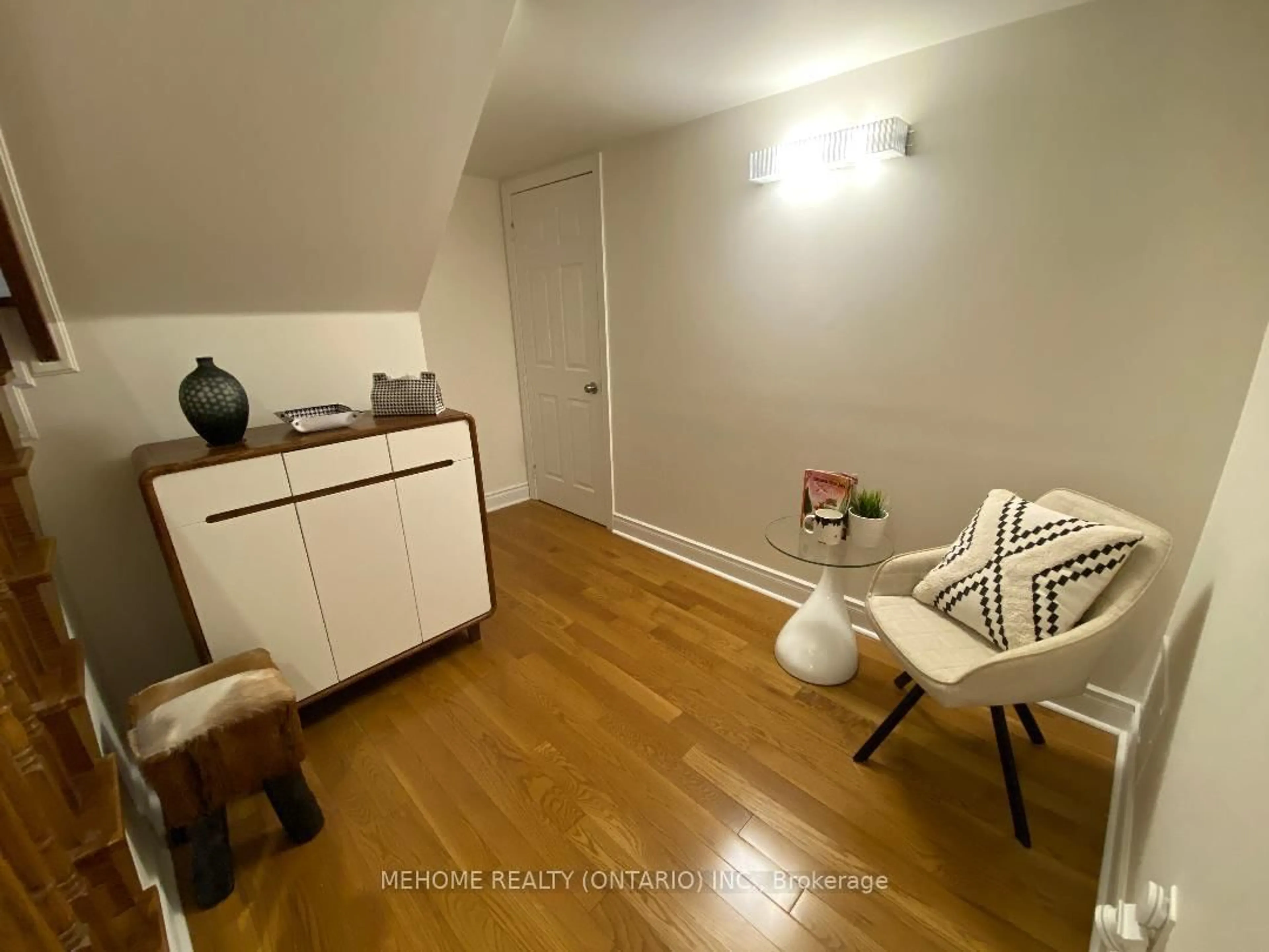 A pic of a room for 190 Legends Way, Markham Ontario L3R 6A9