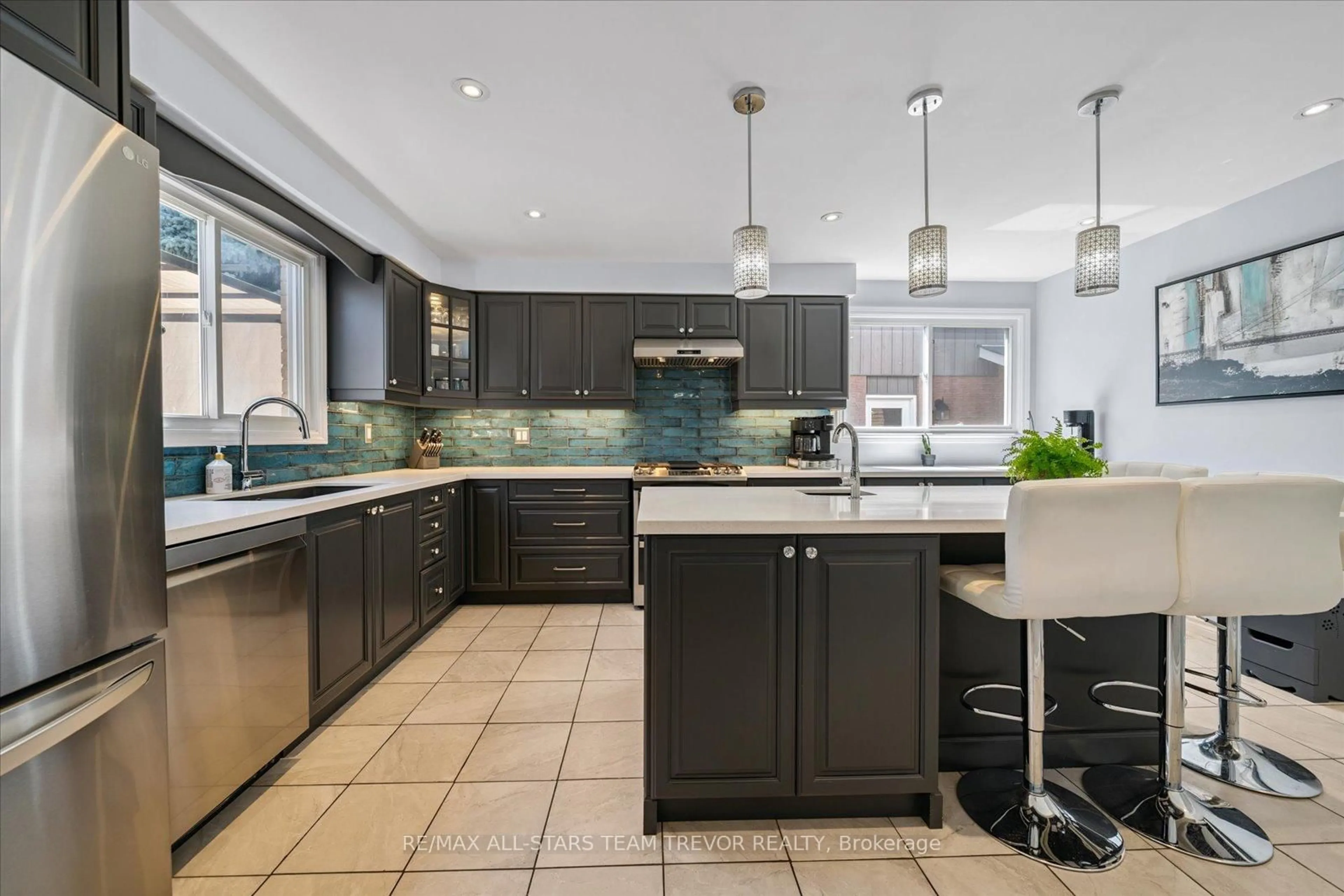 Contemporary kitchen, ceramic/tile floor for 207 Biscayne Blvd, Georgina Ontario L4P 3L8