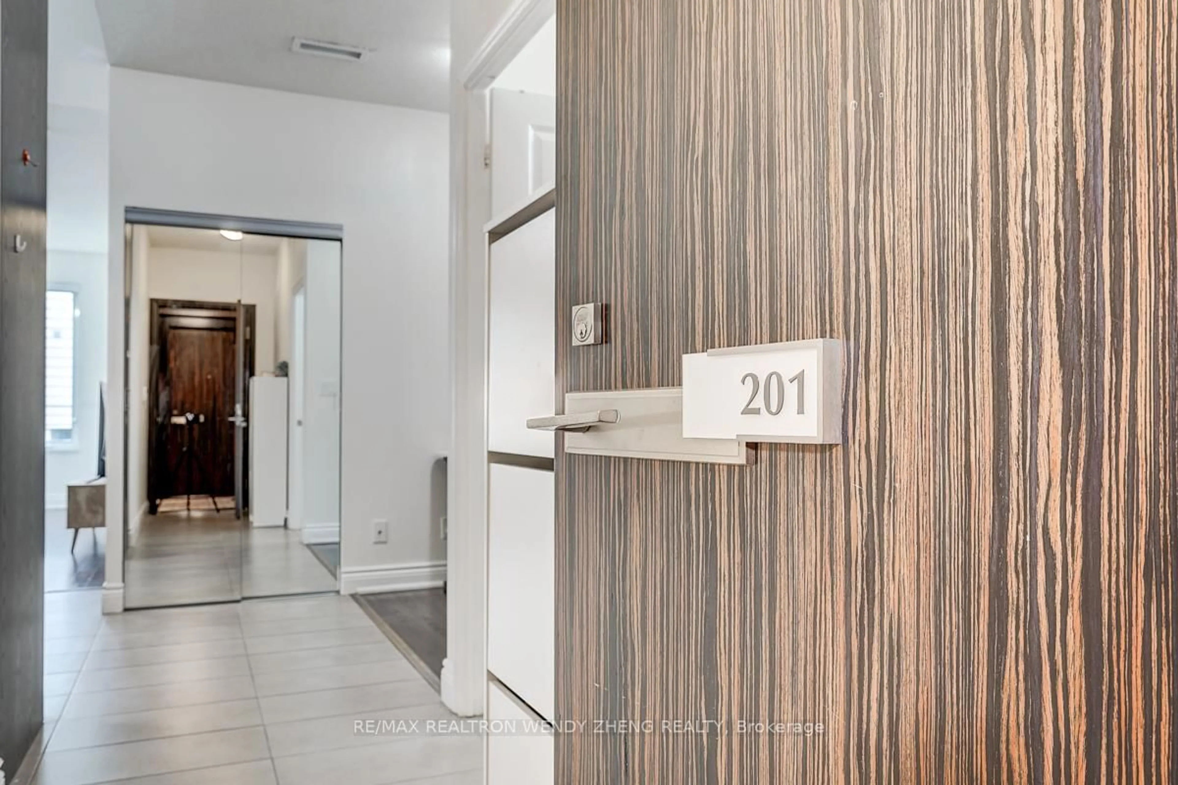 Unknown for 277 South Park Rd #201, Markham Ontario L3T 0B7