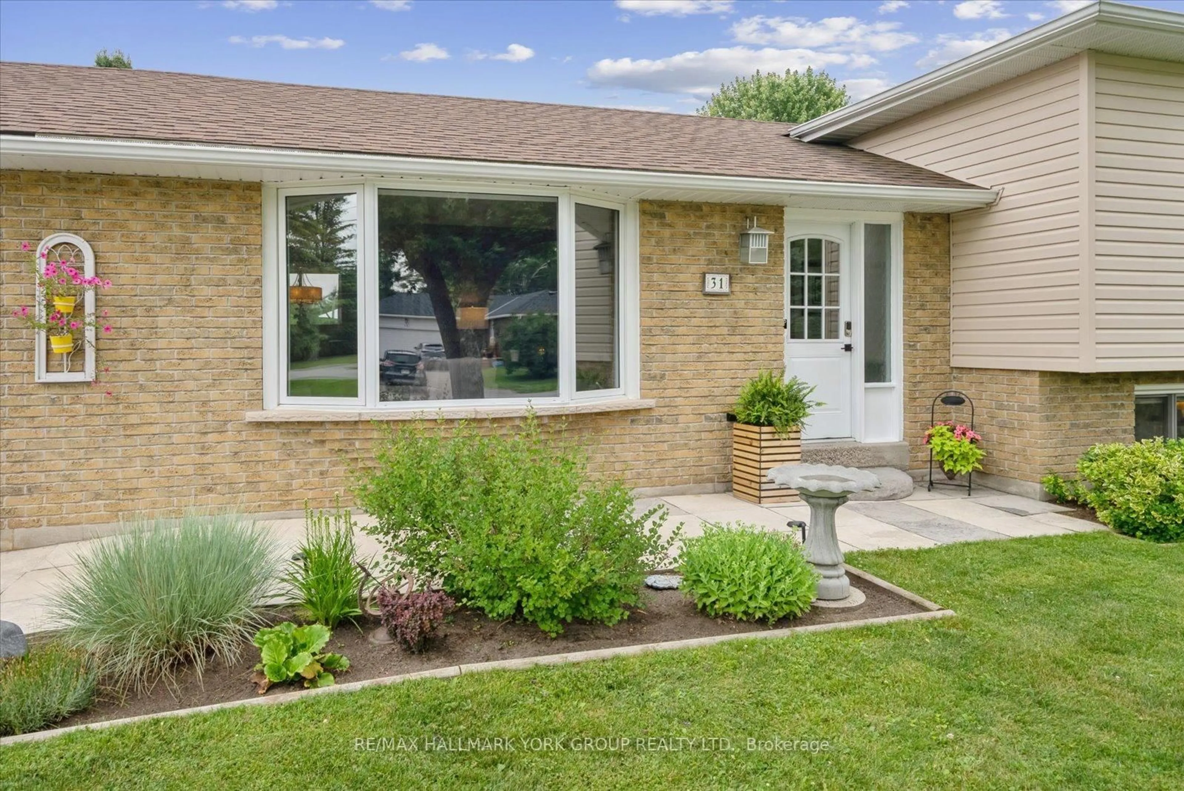 Home with brick exterior material, street for 31 Griffith Ave, Georgina Ontario L0E 1N0