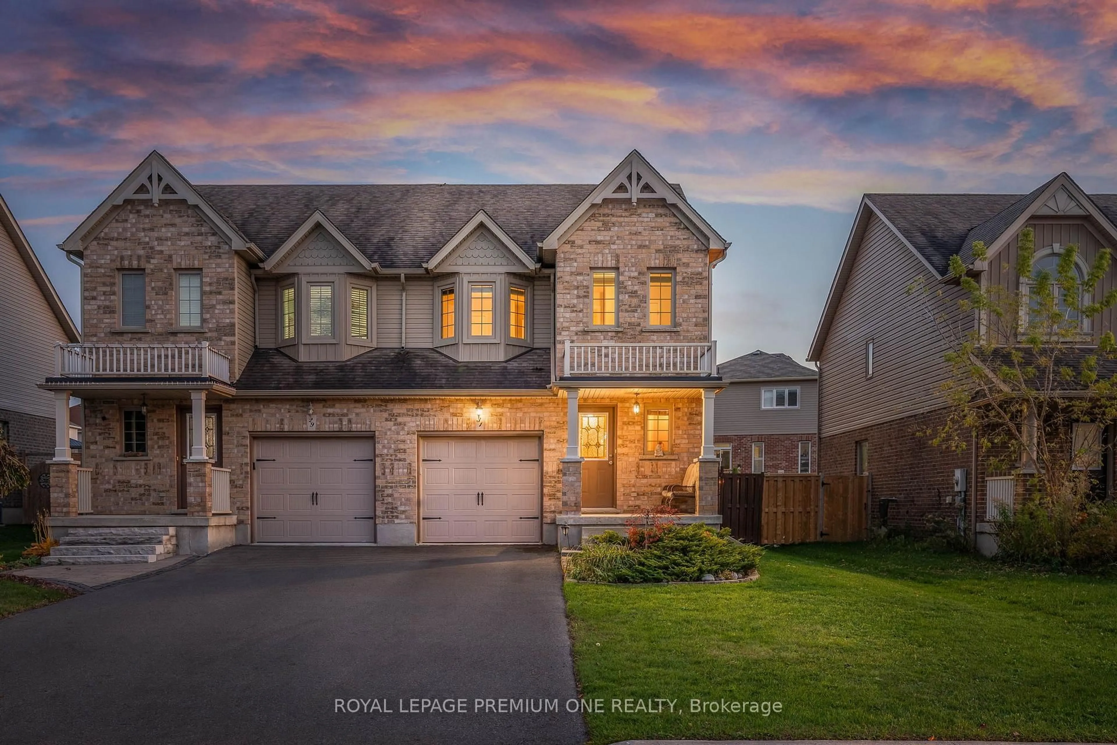 A pic from outside/outdoor area/front of a property/back of a property/a pic from drone, street for 31 Stevenson St, Essa Ontario L0M 1B6