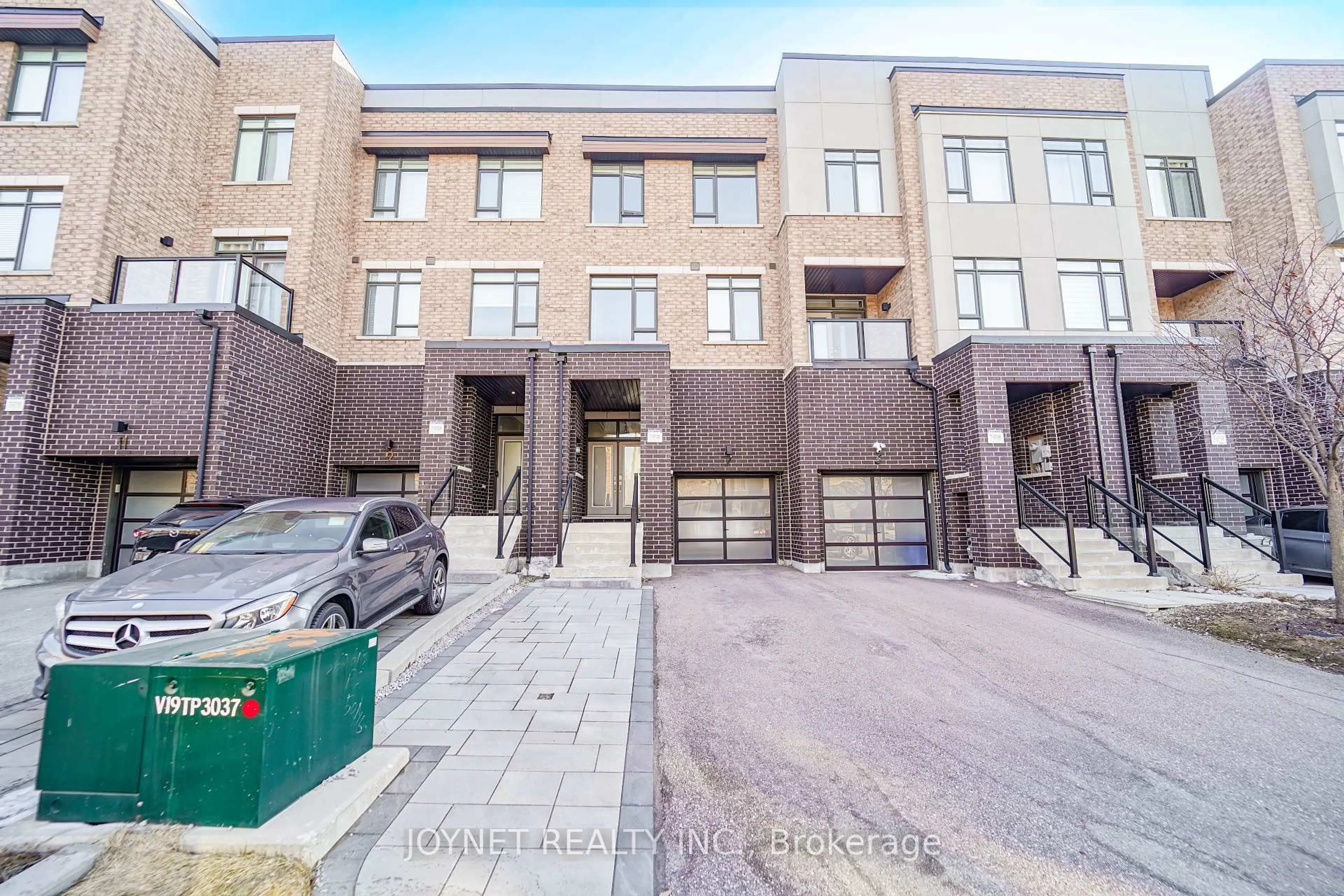 Unknown for 7 Glenngarry Cres, Vaughan Ontario L6A 4Z4