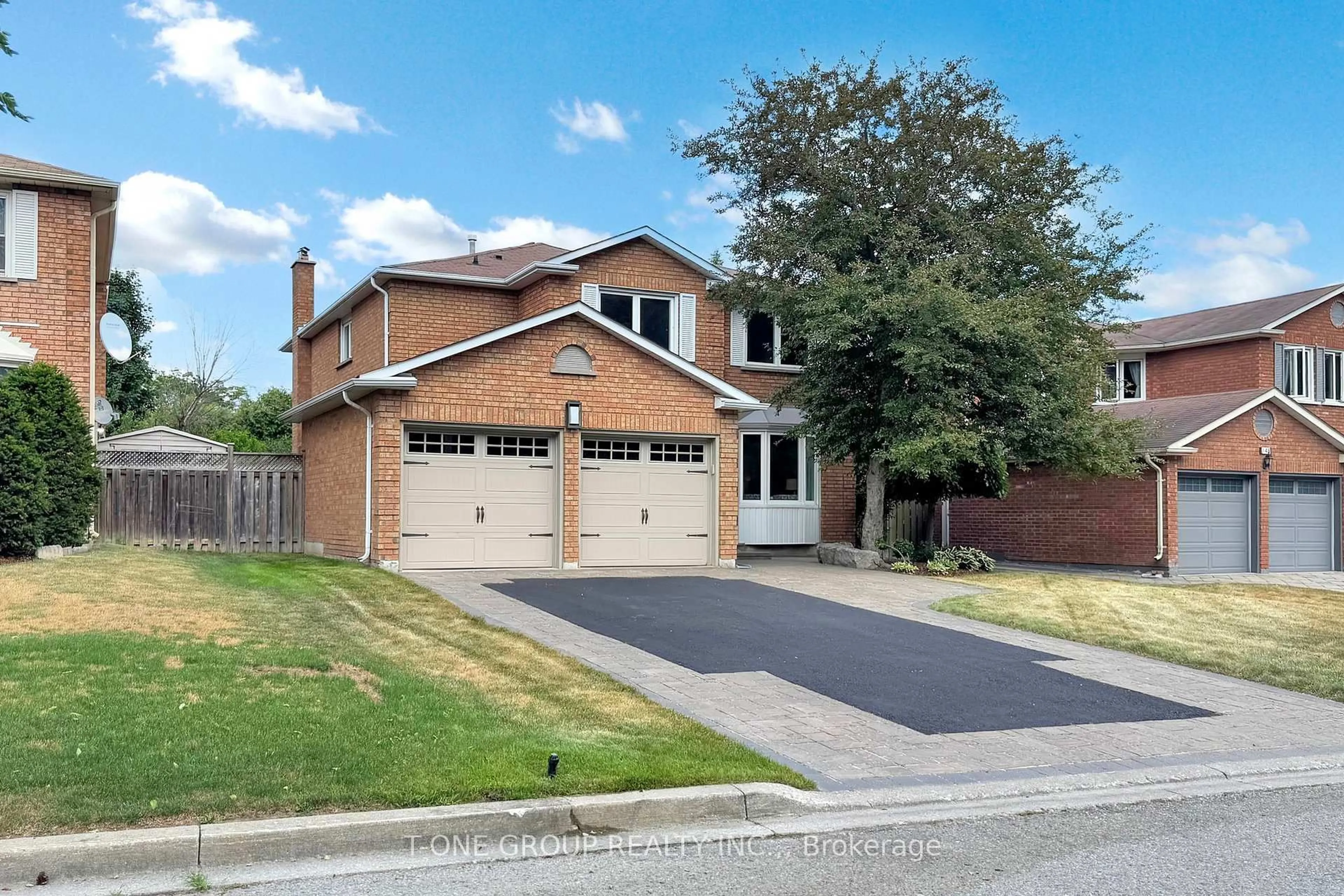 Home with brick exterior material, street for 147 Lyndhurst Dr, Markham Ontario L3T 6R6