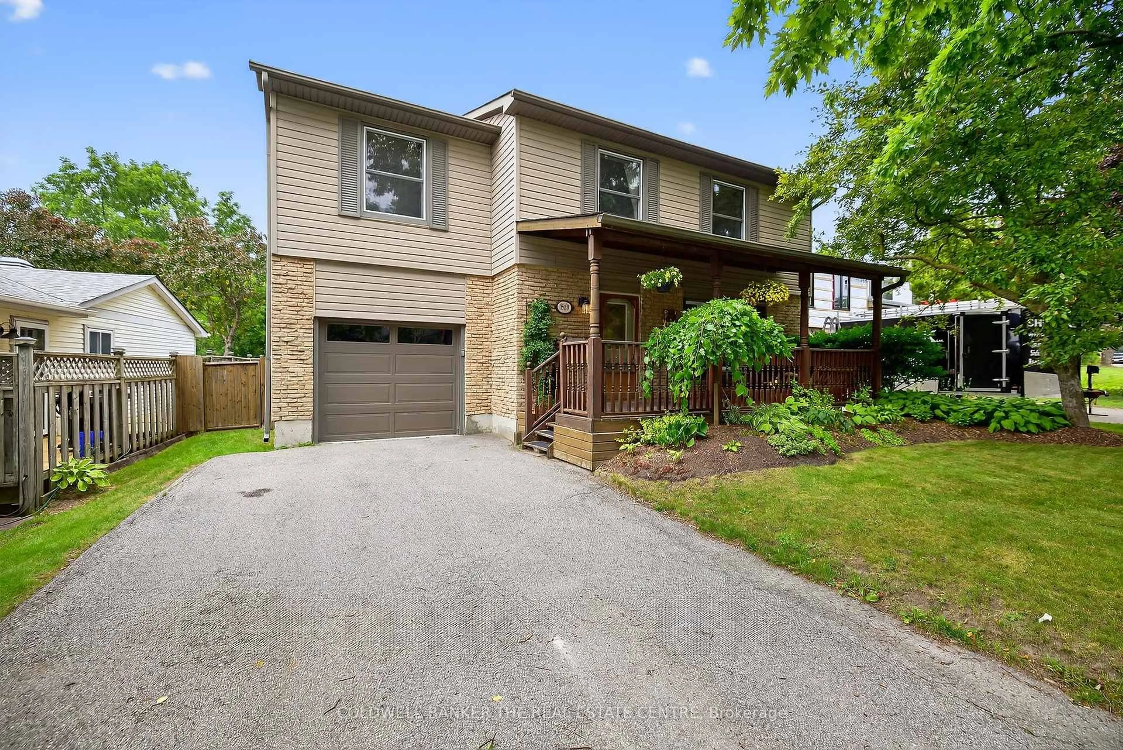 Home with brick exterior material, street for 869 Magnolia Ave, Newmarket Ontario L3Y 5H5