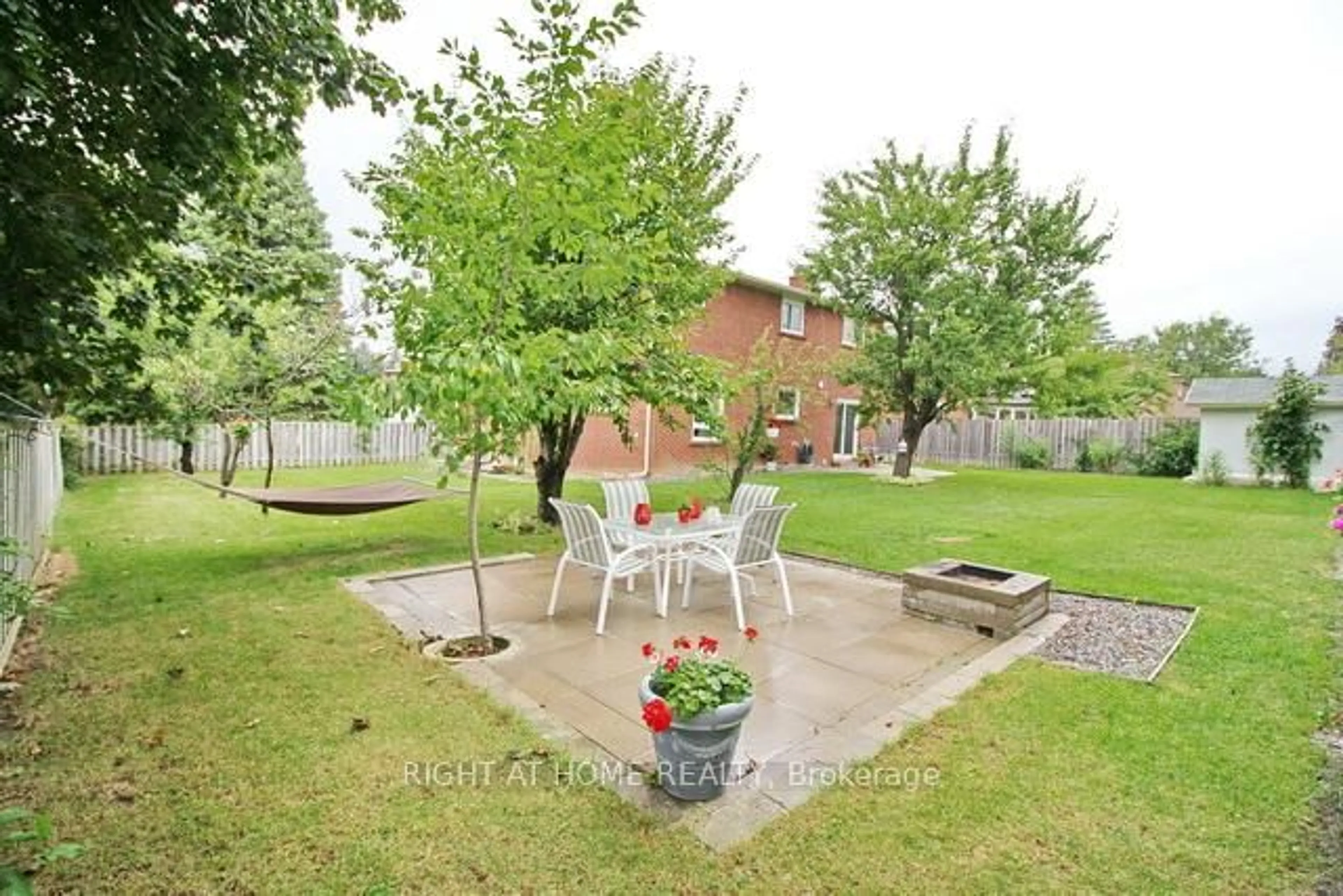 Patio, unknown for 304 Firglen Rdge, Vaughan Ontario L4L 1N7
