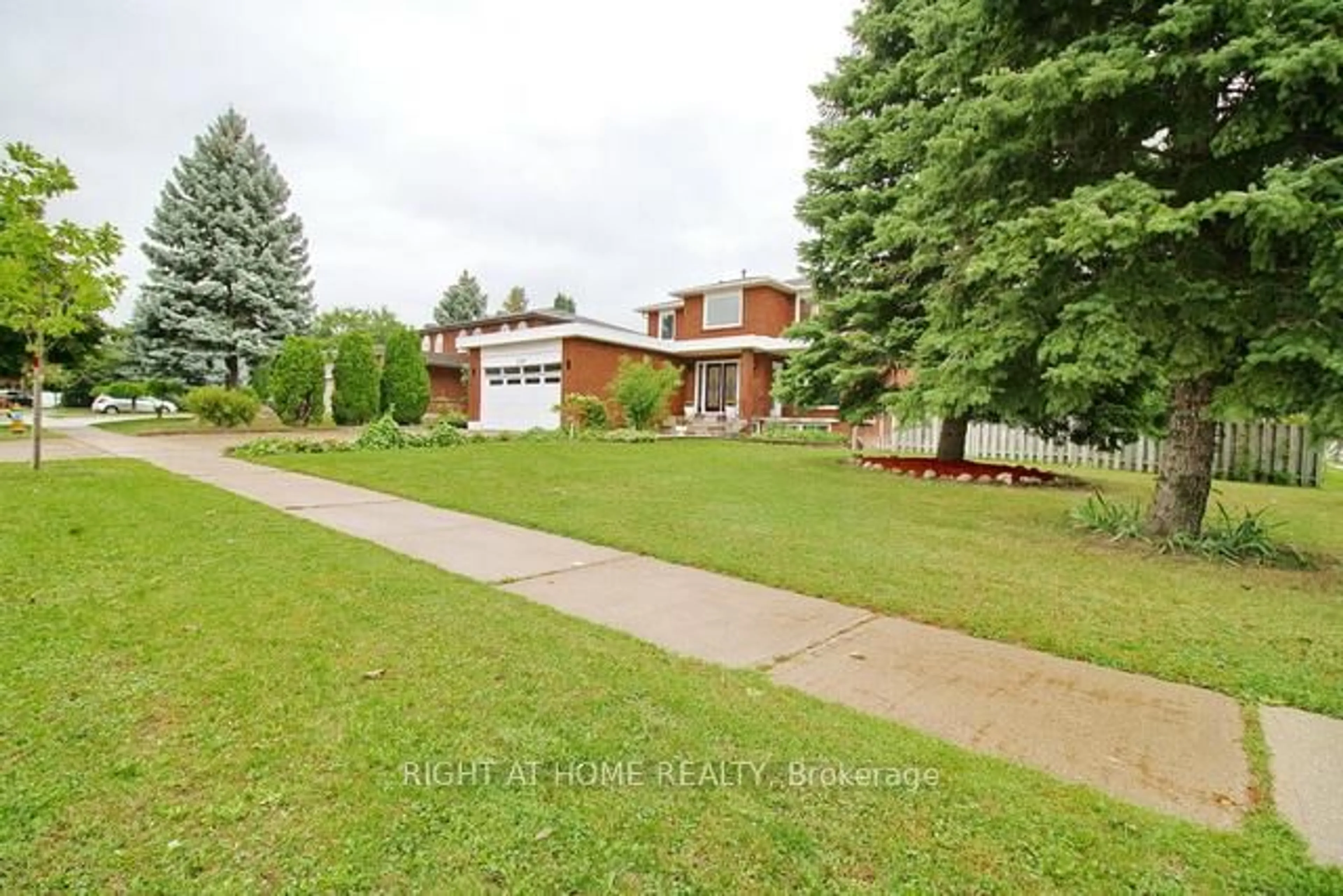 A pic from outside/outdoor area/front of a property/back of a property/a pic from drone, unknown for 304 Firglen Rdge, Vaughan Ontario L4L 1N7