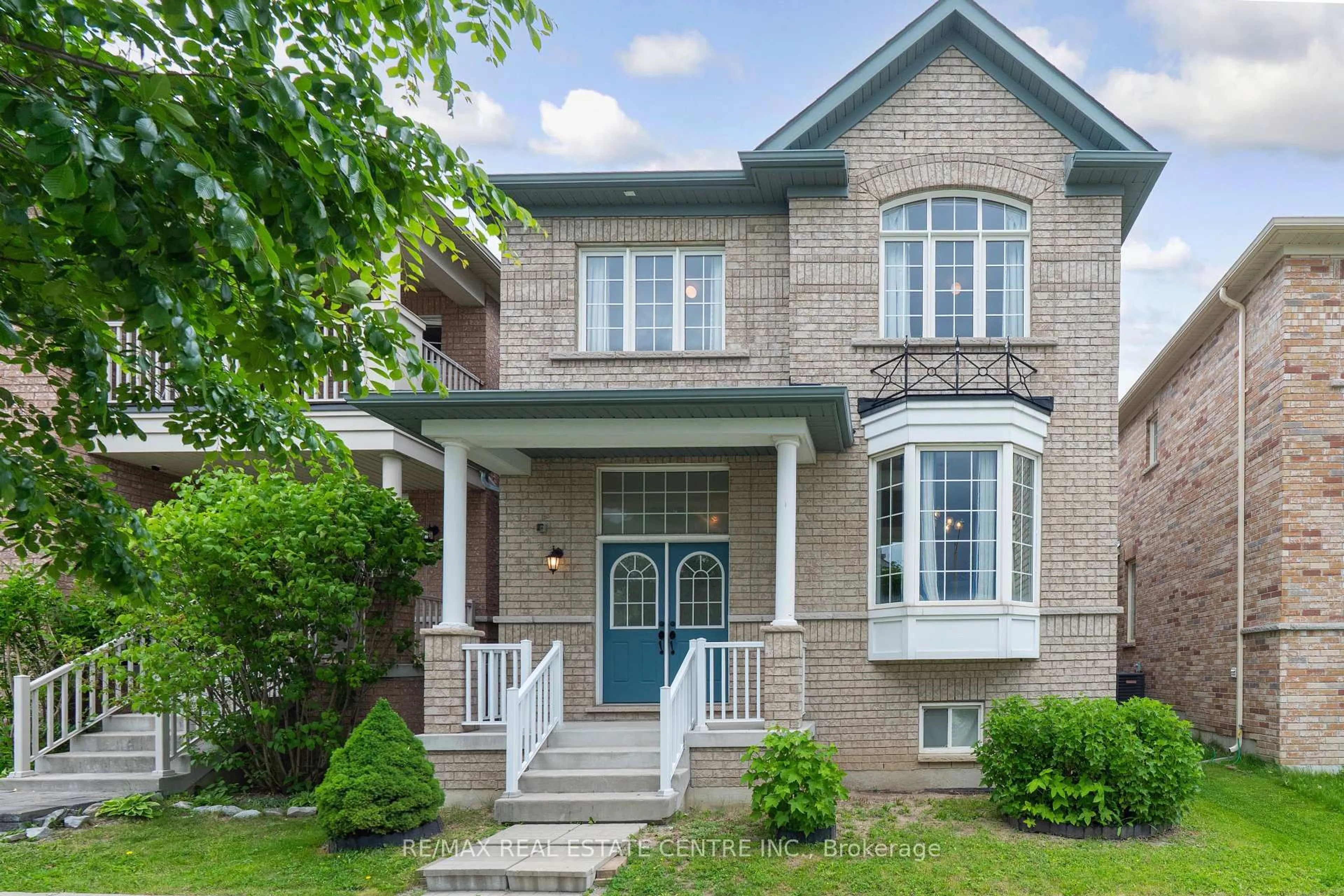 Home with brick exterior material, street for 22 Jocada Crt, Richmond Hill Ontario L4E 0Z5