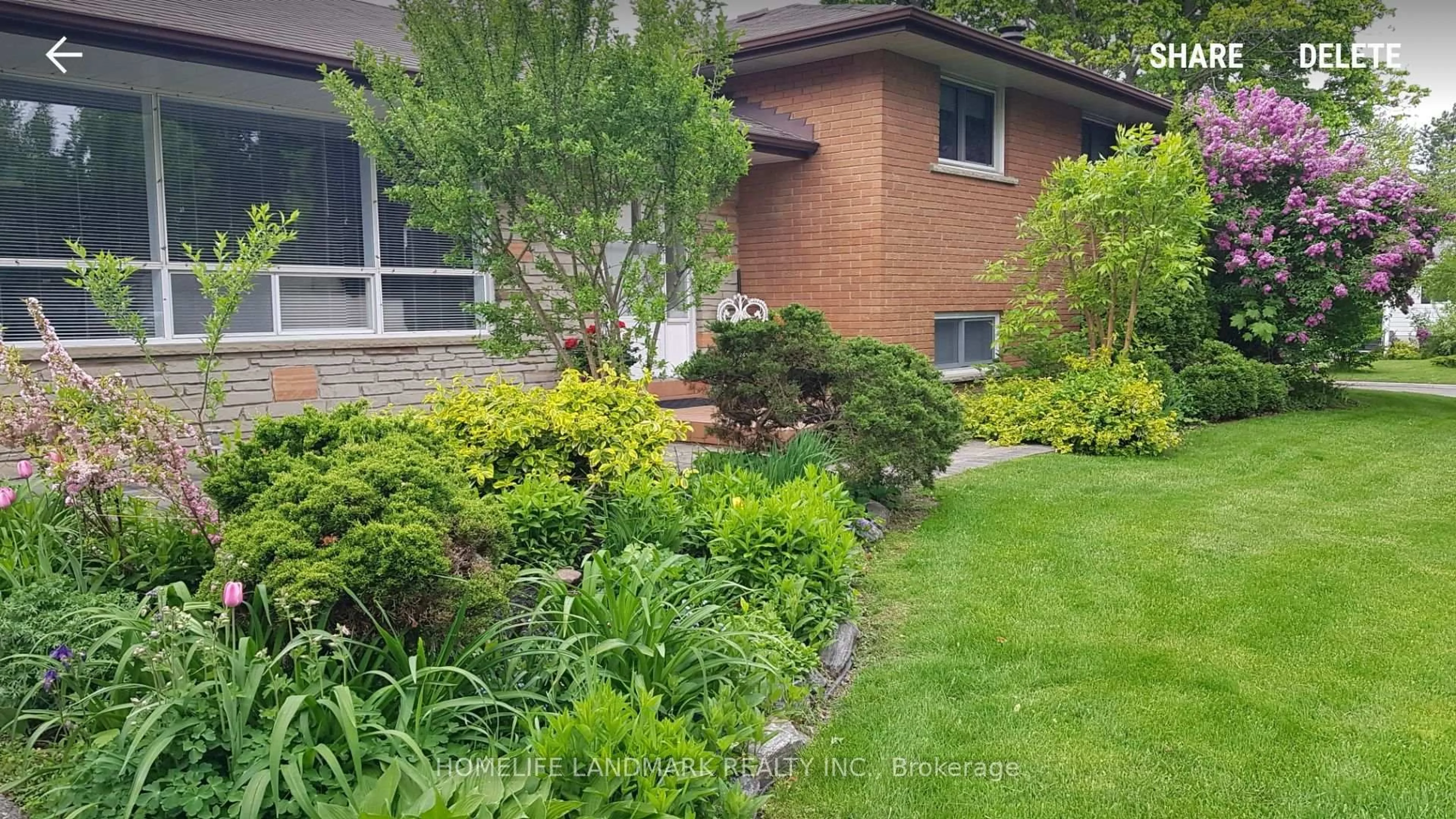 Patio, street for 35 Gladiator Rd, Markham Ontario L3P 1J1