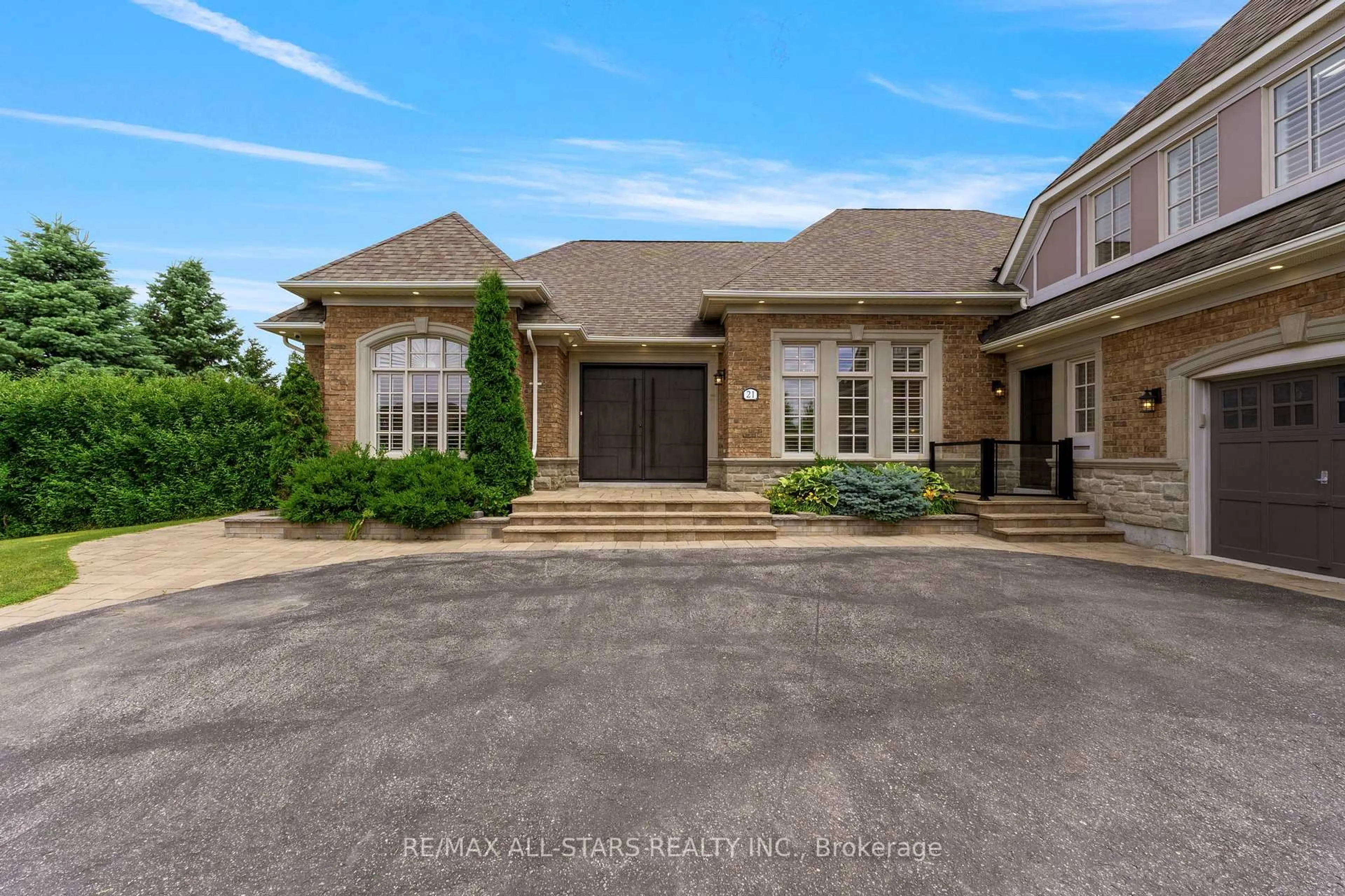 Home with brick exterior material, street for 21 Country Club Cres, Uxbridge Ontario L9P 0B8