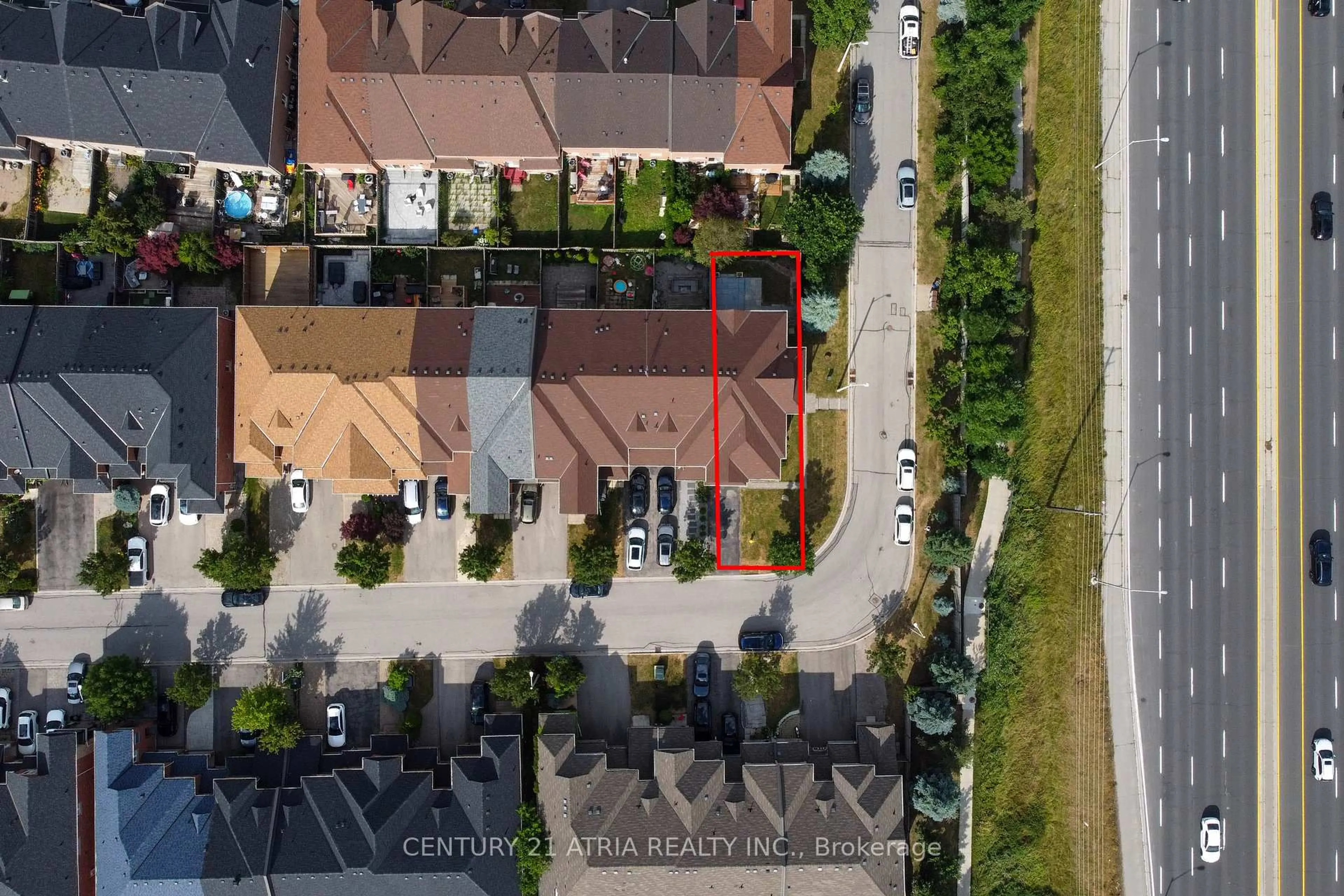 A pic from outside/outdoor area/front of a property/back of a property/a pic from drone, street for 66 Daniel Reaman Cres, Vaughan Ontario L4J 8V1