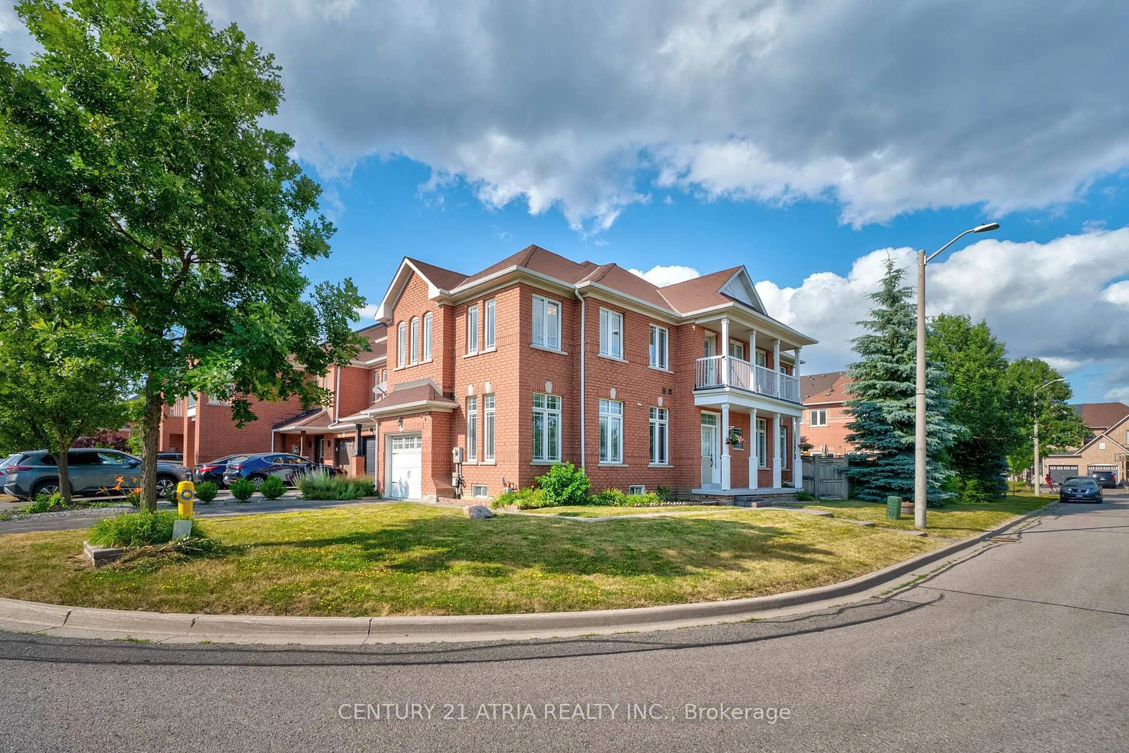 A pic from outside/outdoor area/front of a property/back of a property/a pic from drone, street for 66 Daniel Reaman Cres, Vaughan Ontario L4J 8V1