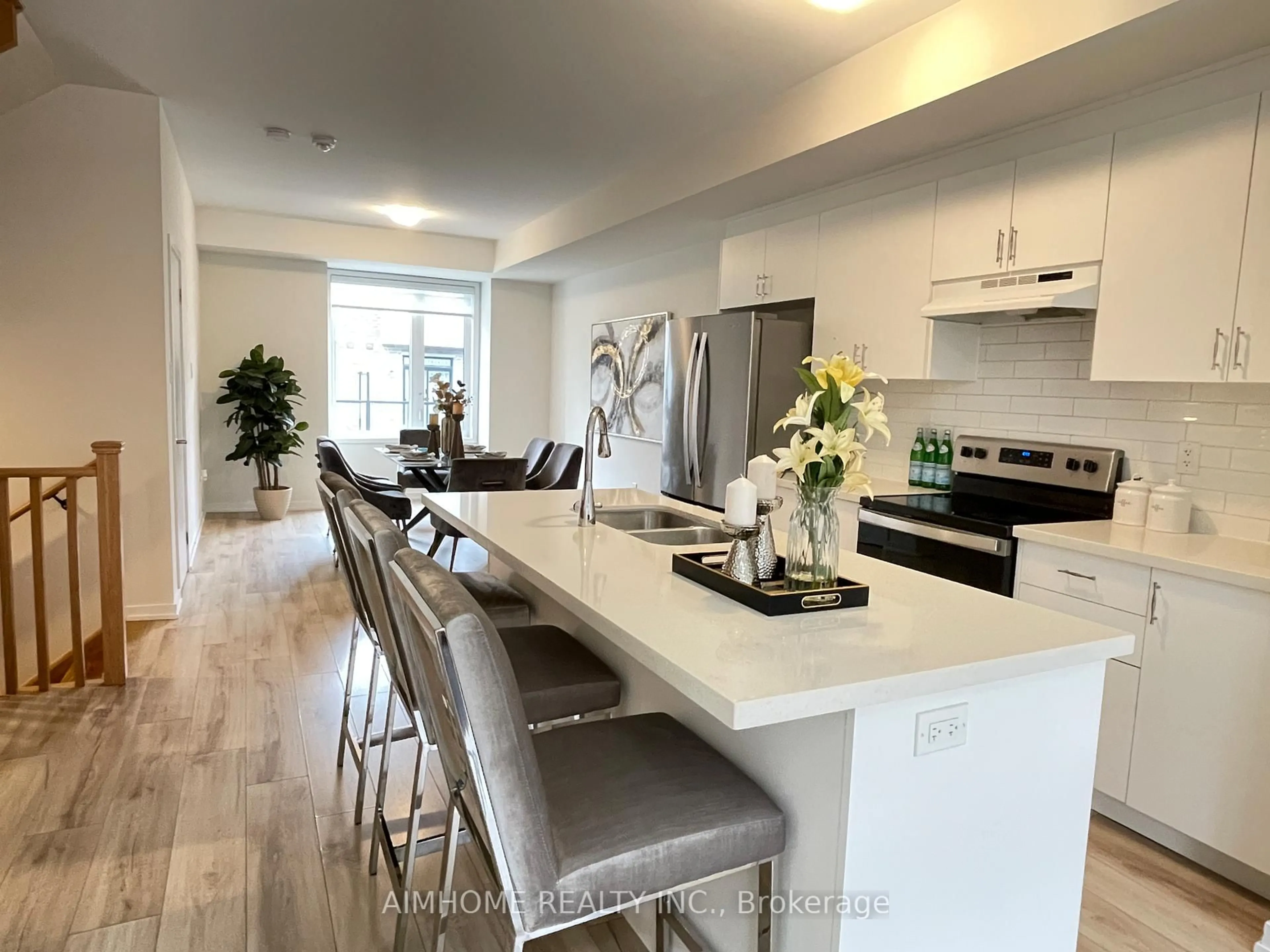 Open concept kitchen, unknown for 21 Aberfoyle St, Vaughan Ontario L6A 5C5