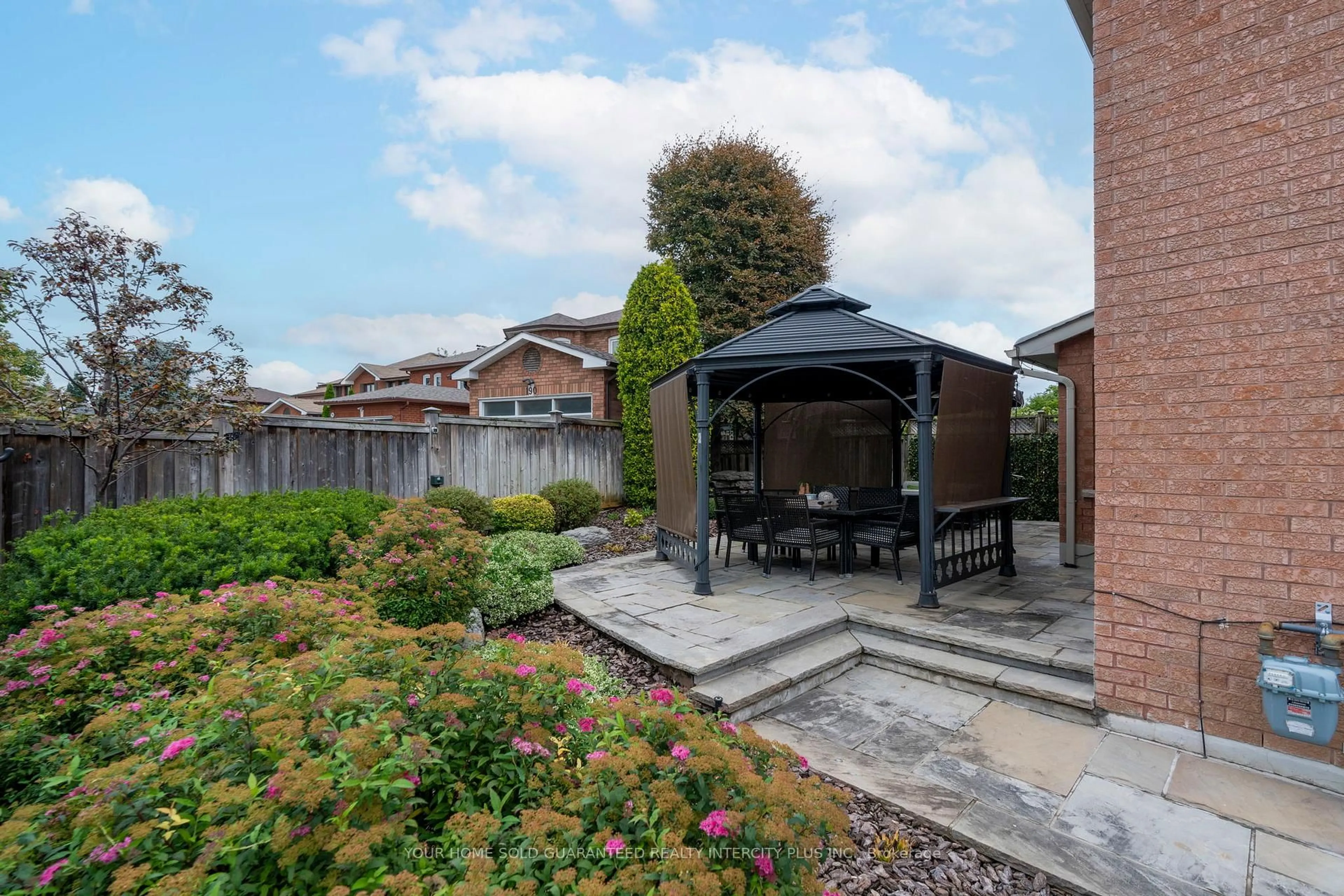 Patio, street for 86 Bellona St, Vaughan Ontario L4L 6R6