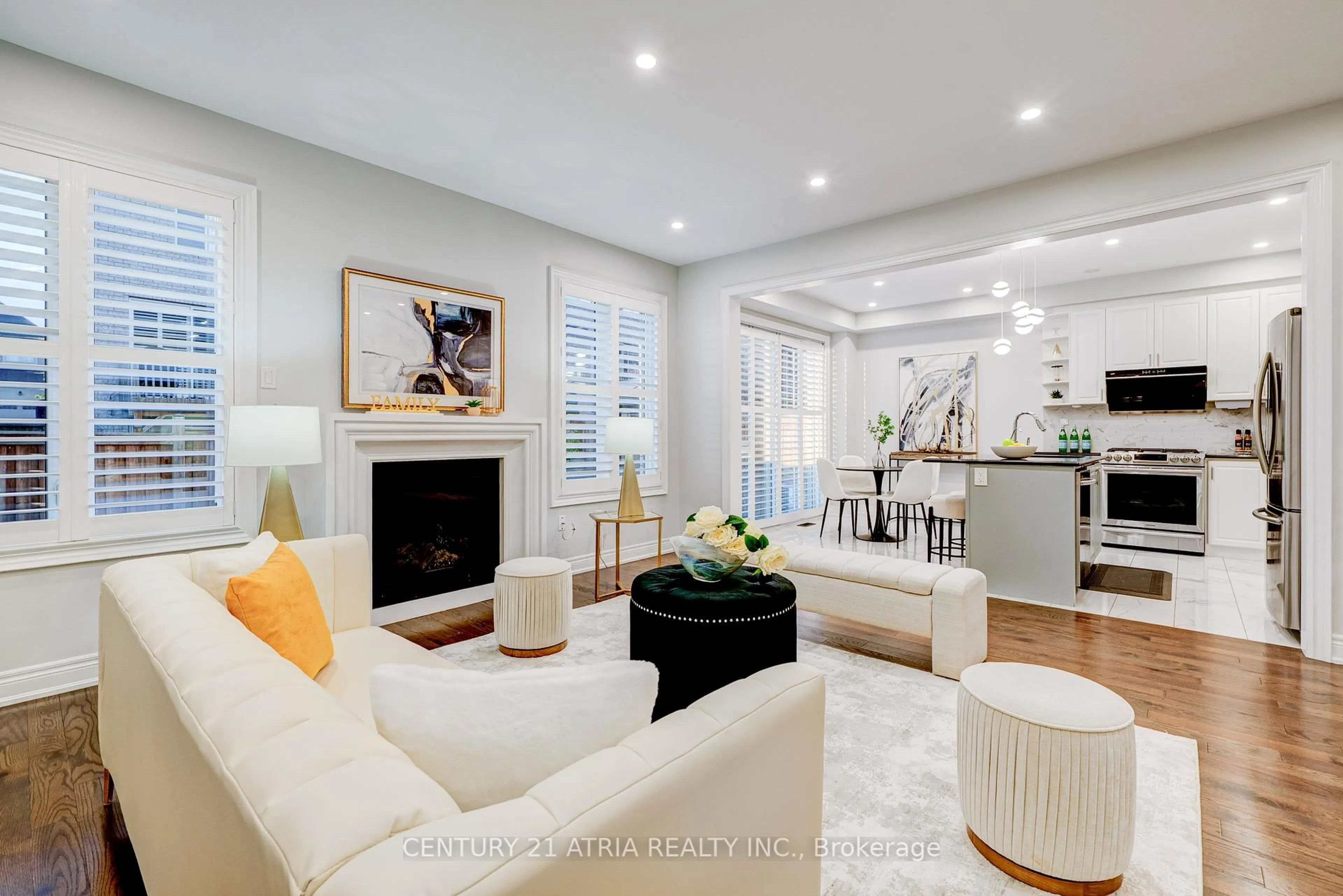 Living room with furniture, unknown for 66 Blazing Star St, East Gwillimbury Ontario L9N 0S1