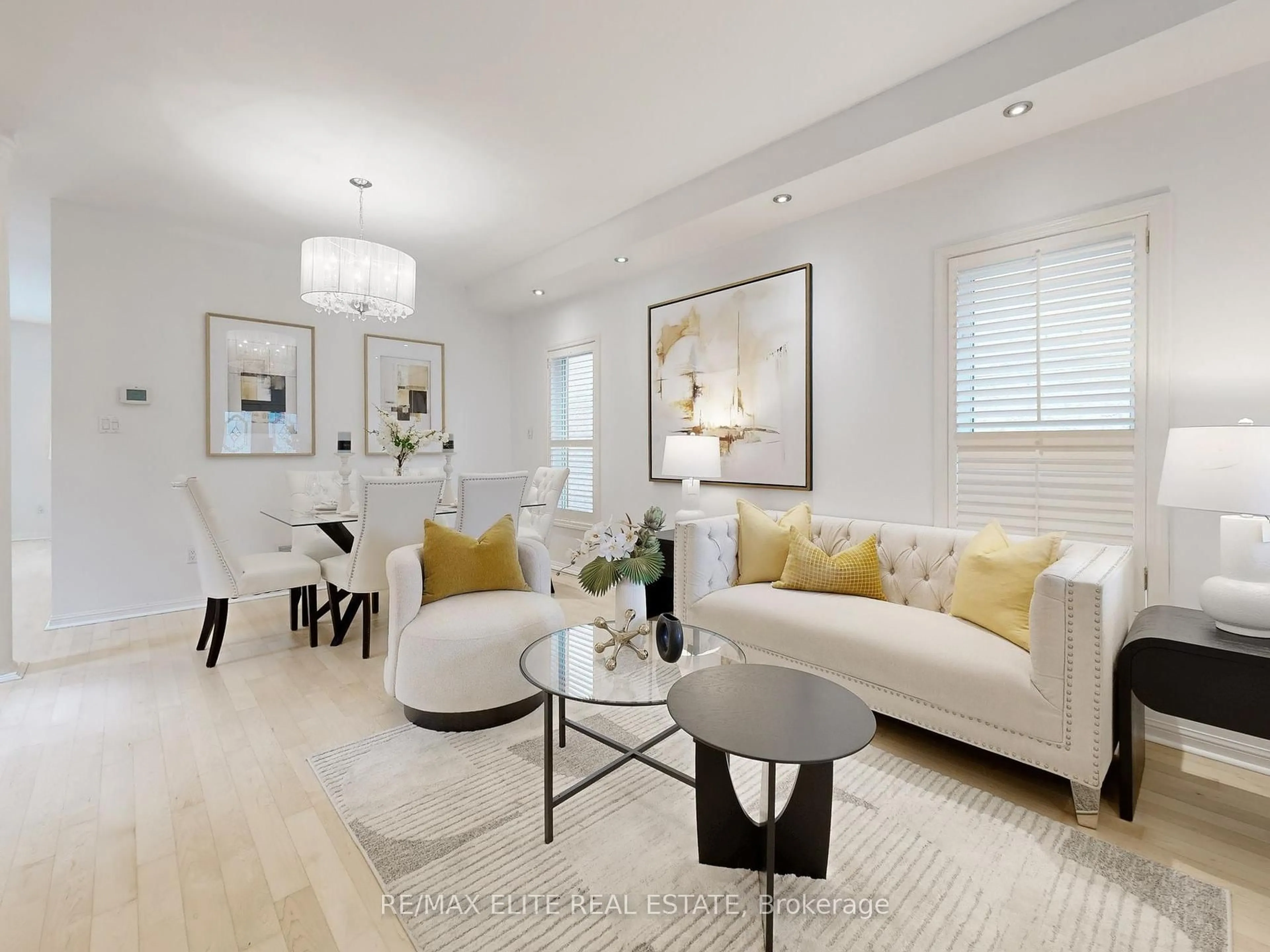 Living room with furniture, unknown for 18 Sapphire Dr, Richmond Hill Ontario L4S 2E4