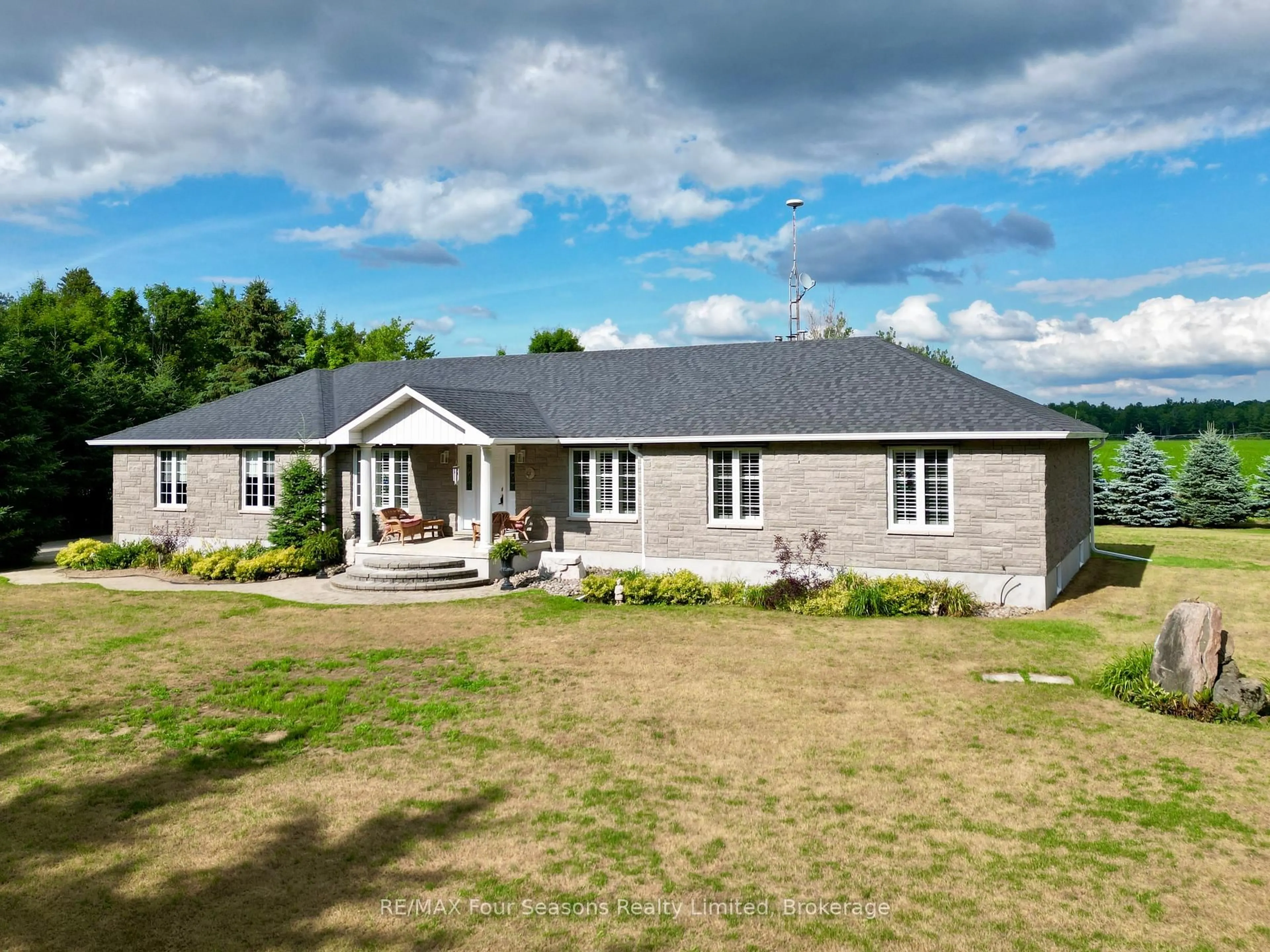 A pic from outside/outdoor area/front of a property/back of a property/a pic from drone, building for 6853 Pine Plains Rd, Adjala-Tosorontio Ontario L0M 1J0