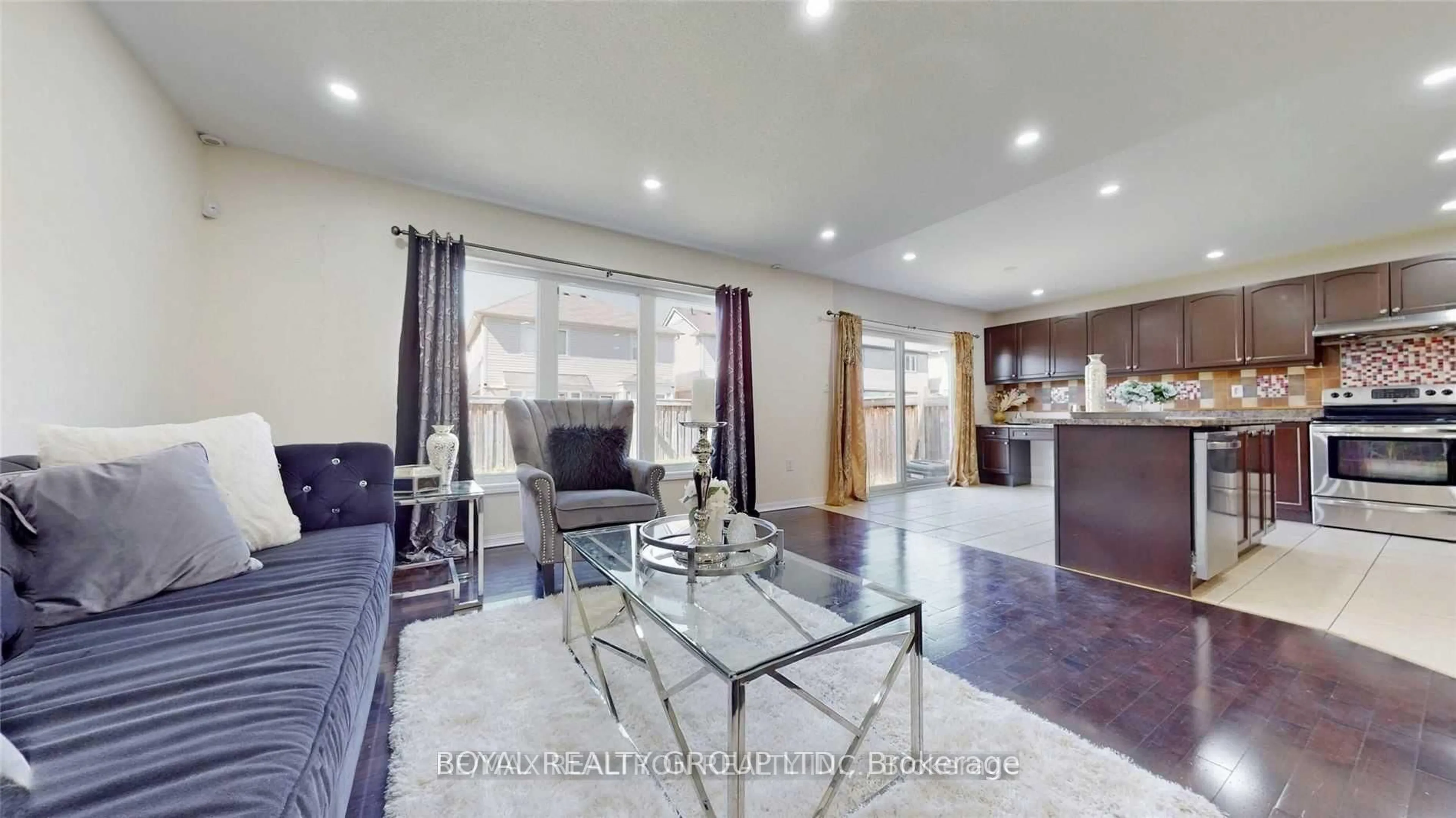 Living room with furniture, unknown for 16 Ferris Lane, New Tecumseth Ontario L9R 0H9