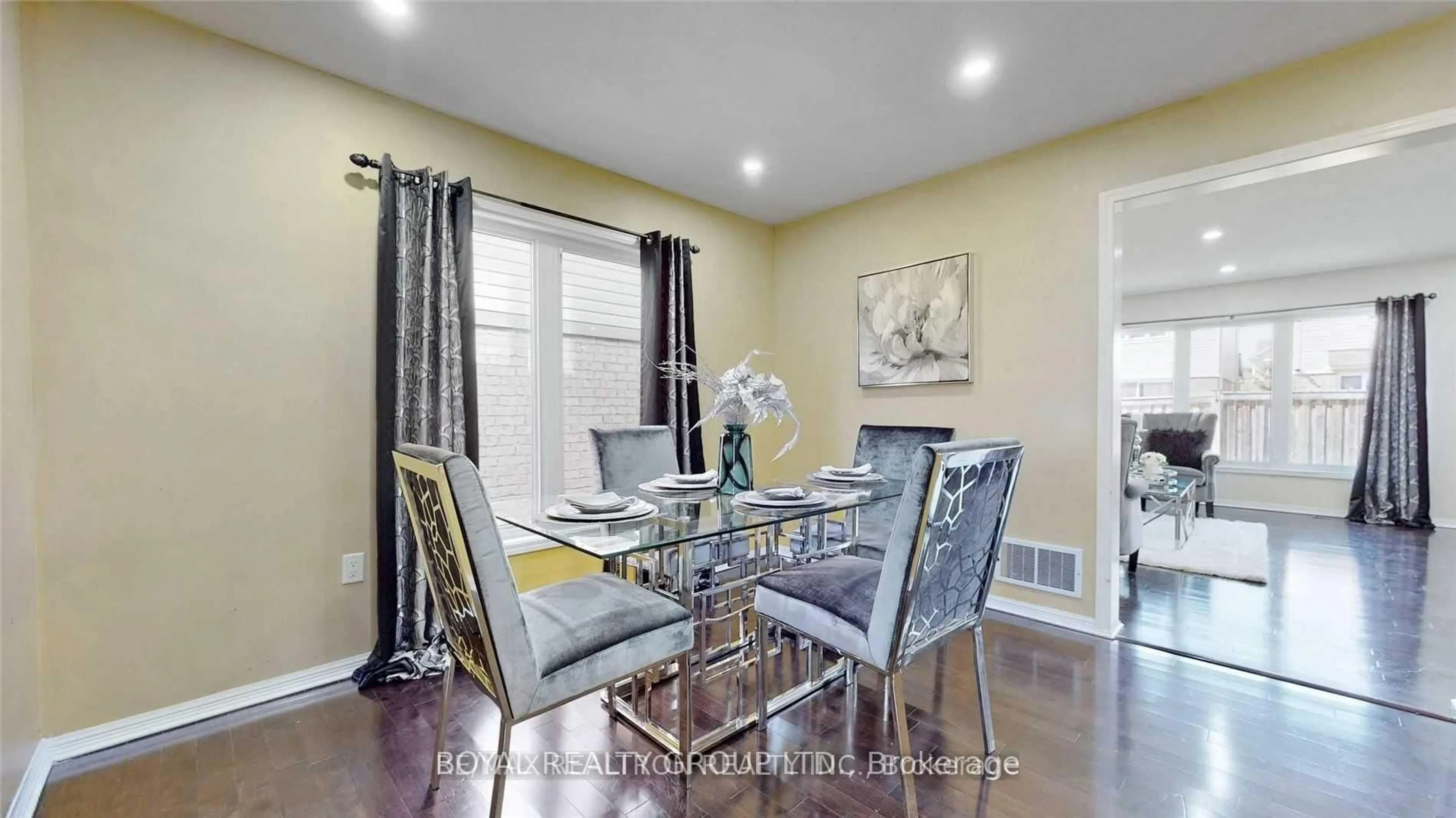 Dining room, wood/laminate floor for 16 Ferris Lane, New Tecumseth Ontario L9R 0H9