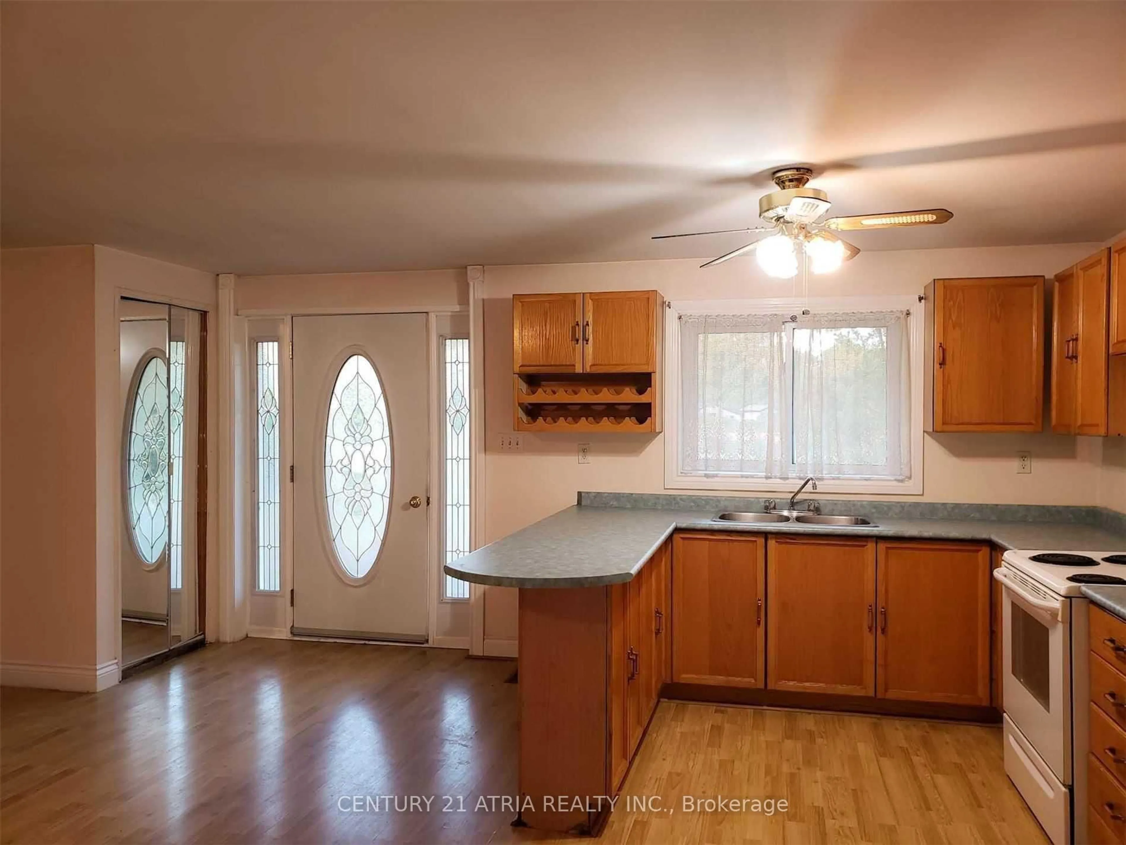 Open concept kitchen, unknown for 19452 Holland Landing Rd, East Gwillimbury Ontario L9N 1M8