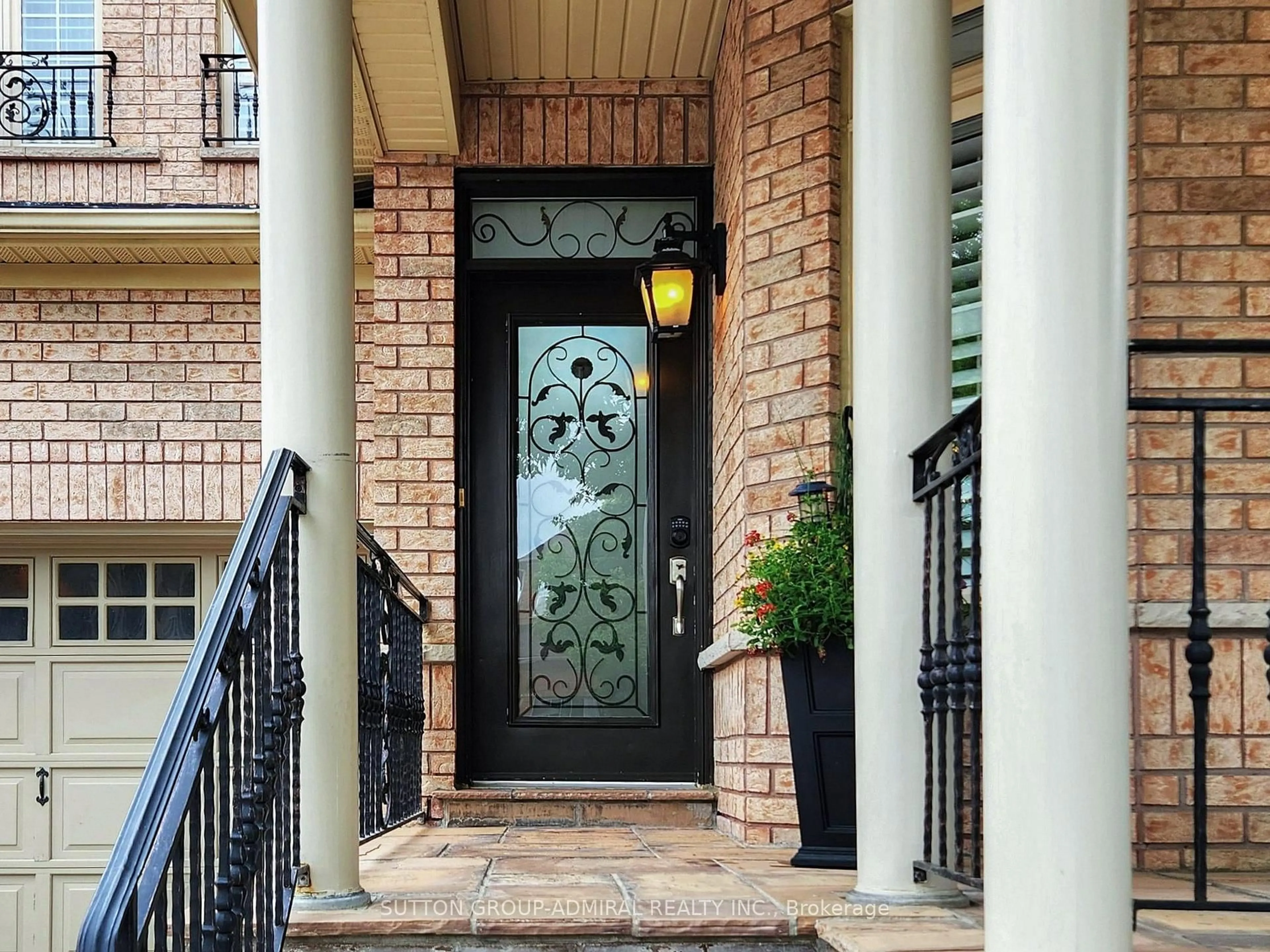 Indoor entryway for 155 Vellore Ave, Vaughan Ontario L4H 2W4
