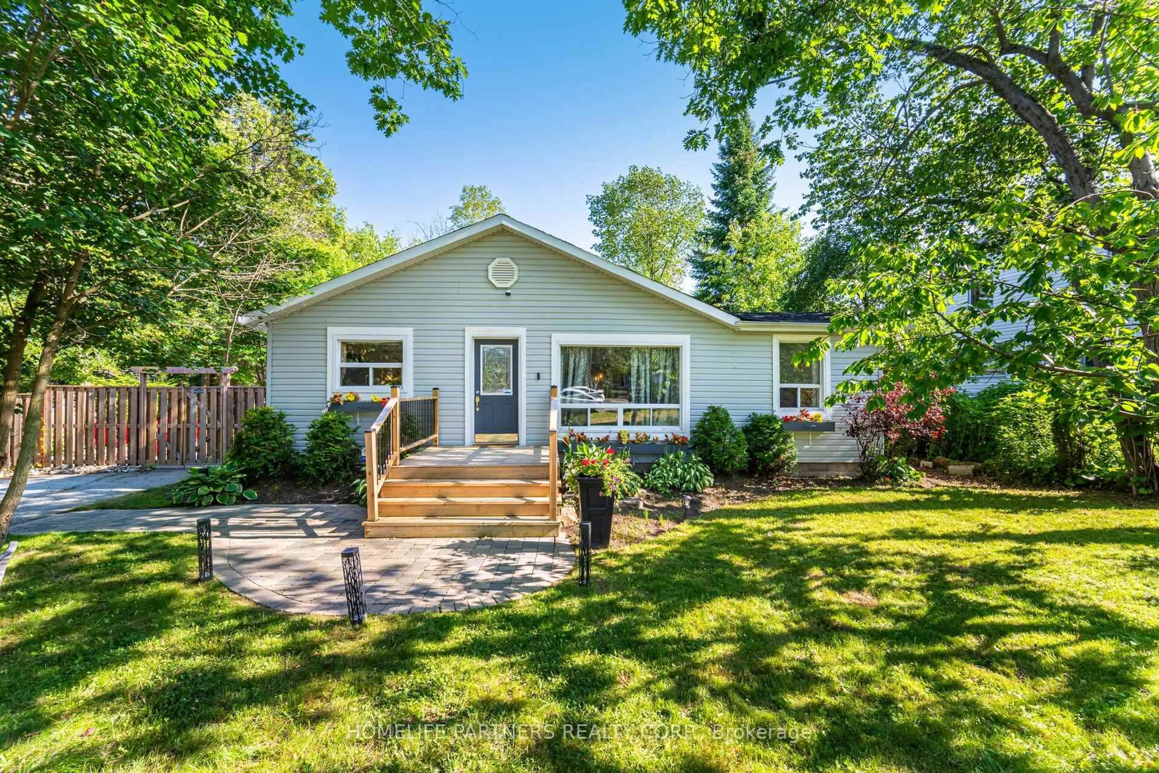Home with vinyl exterior material, street for 749 Happy Vale Dr, Innisfil Ontario L9S 2E6